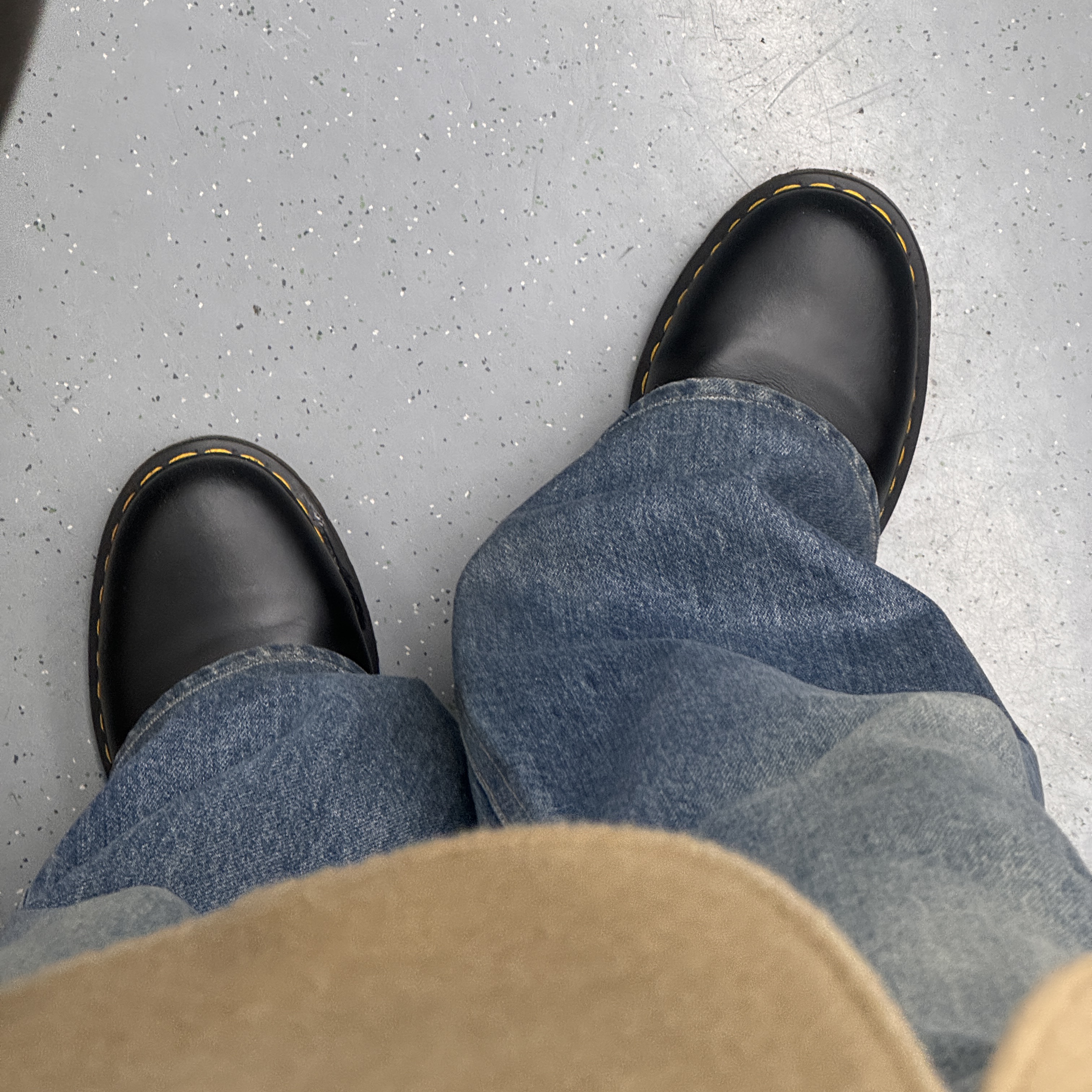 Dr. Martens 1461 Smooth Black 착용 스타일 - 2