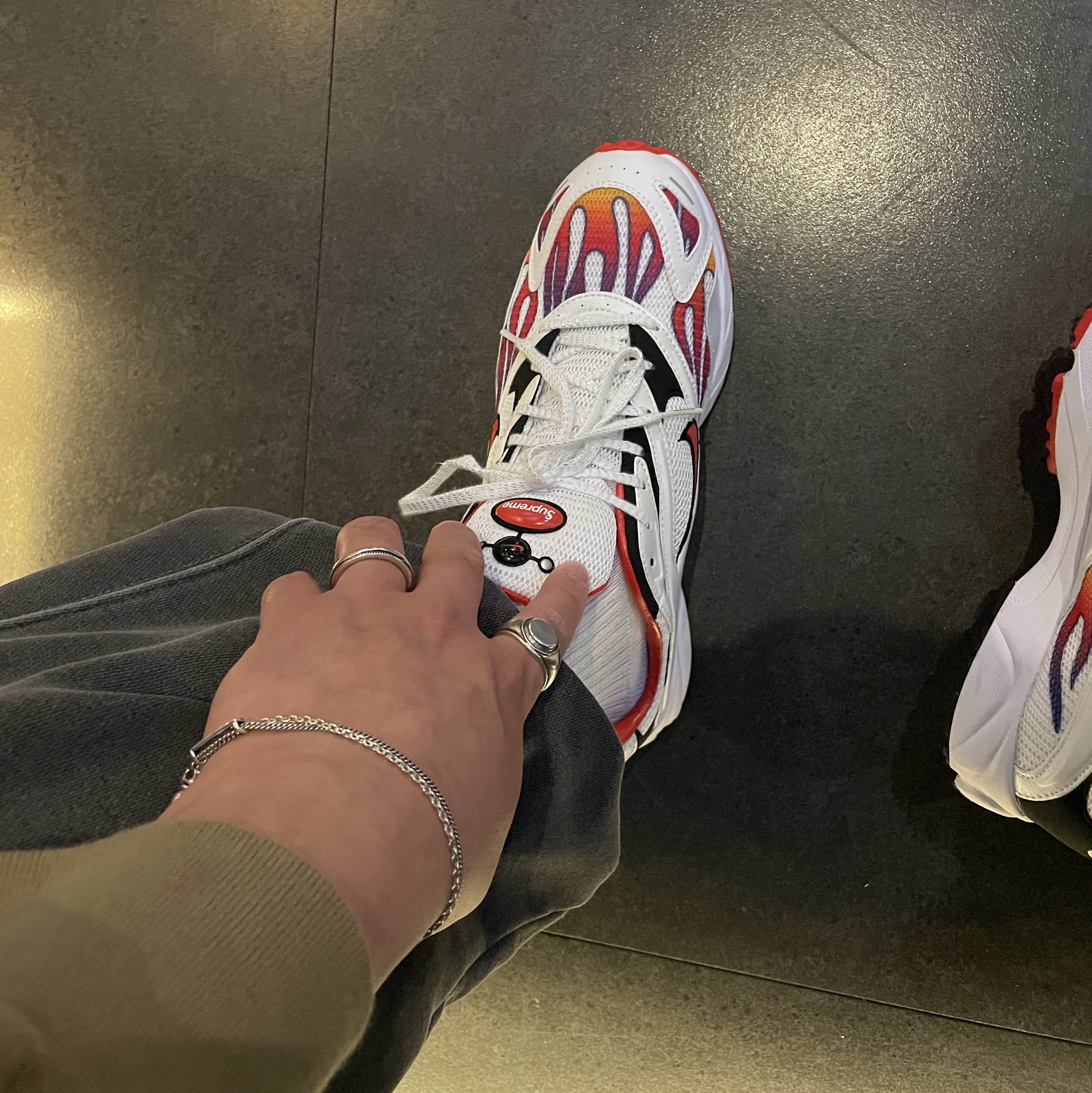Nike x Supreme Zoom Streak Spectrum Plus White 착용 스타일