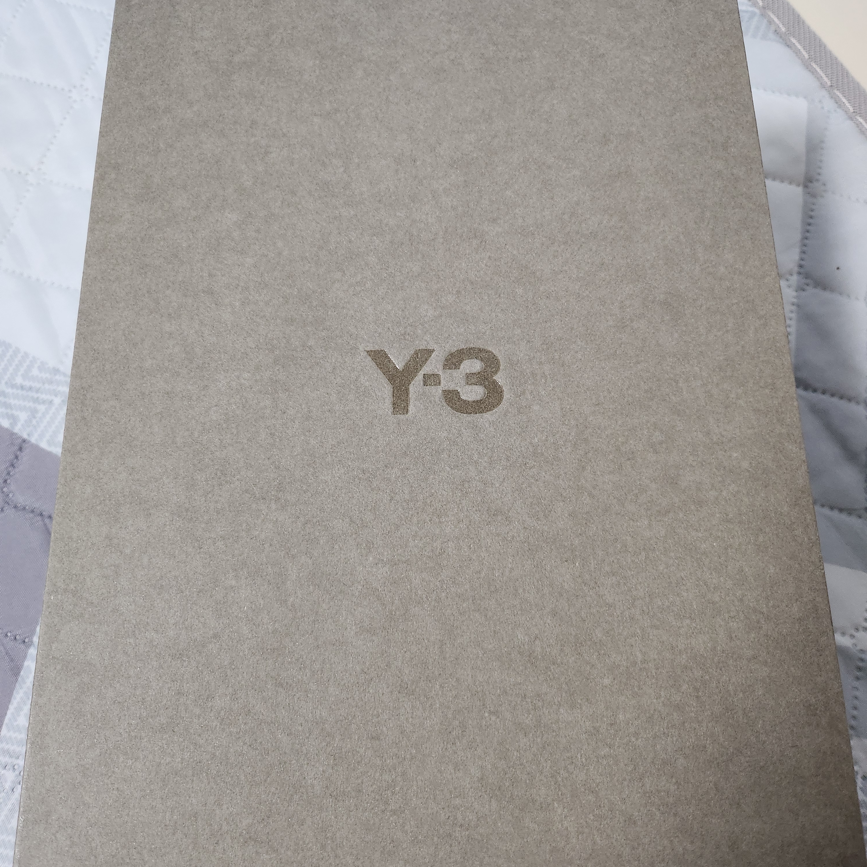 Y-3 Predator Elite Foldover Tongue FG Cloud White Core Black 착용 스타일 - 1