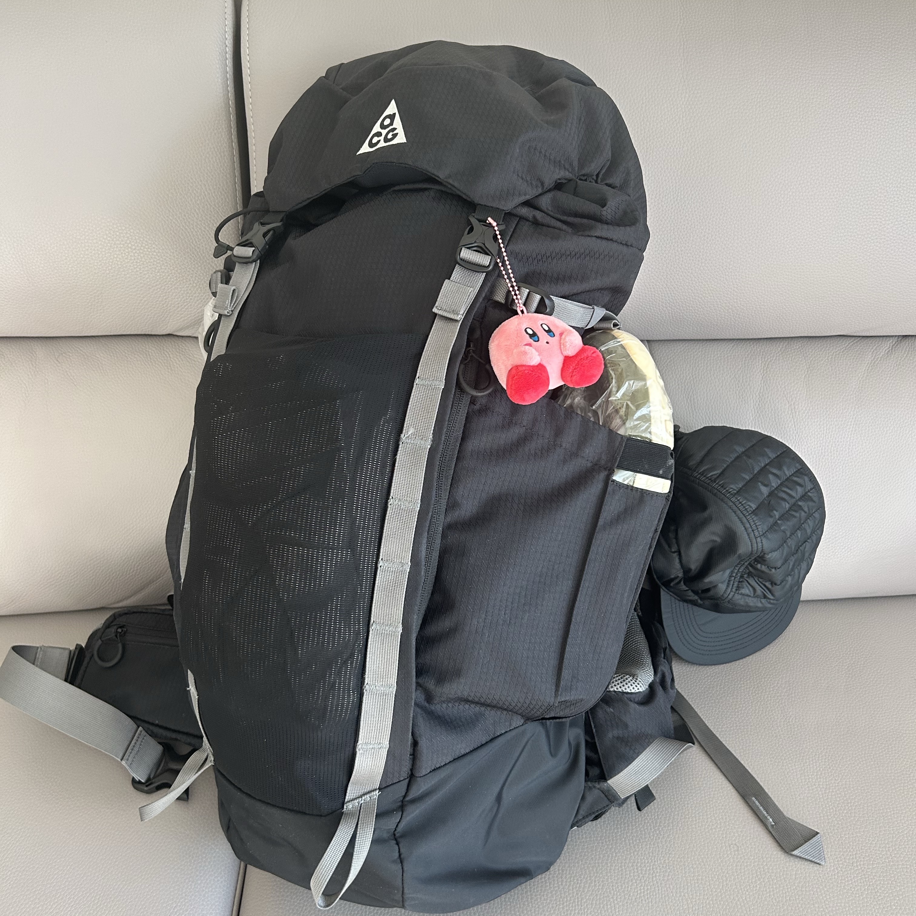 Nike ACG 36 Backpack Black, Nike ACG AW84 Padded Cap Black 착용 스타일 - 1