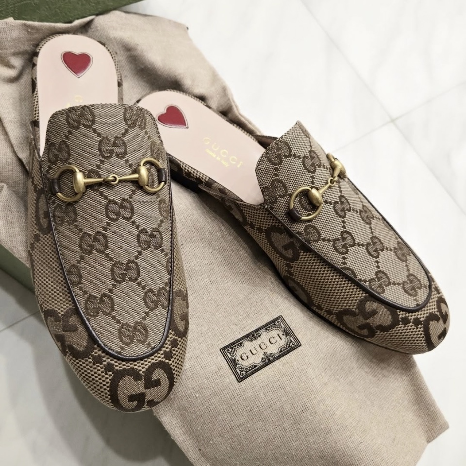 (W) Gucci Jumbo GG Princetown Slipper Camel Ebony 착용 스타일 - 3