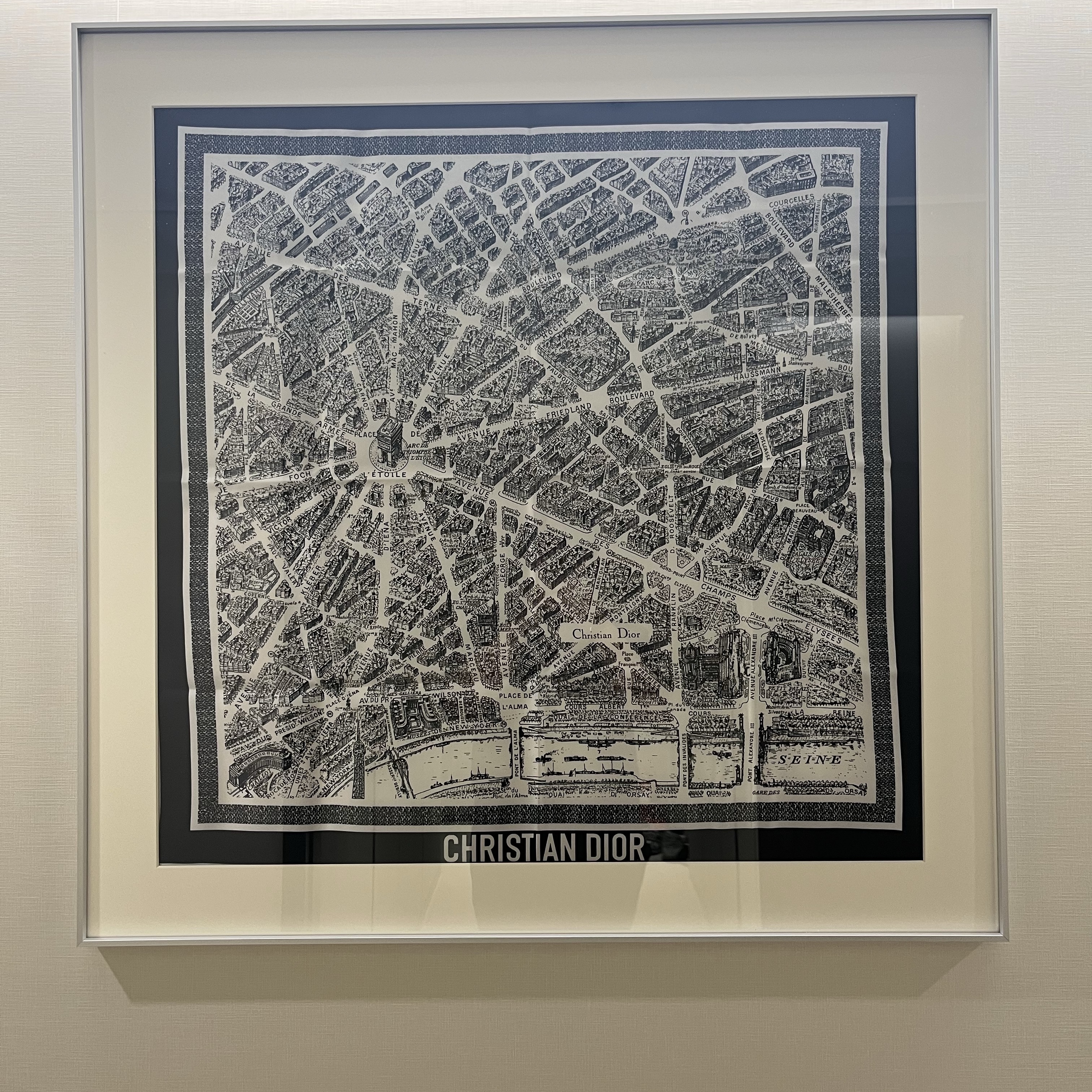 (W) Dior Plan De Paris 90 Square Scarf Silk Twill White Black 착용 스타일 - 3
