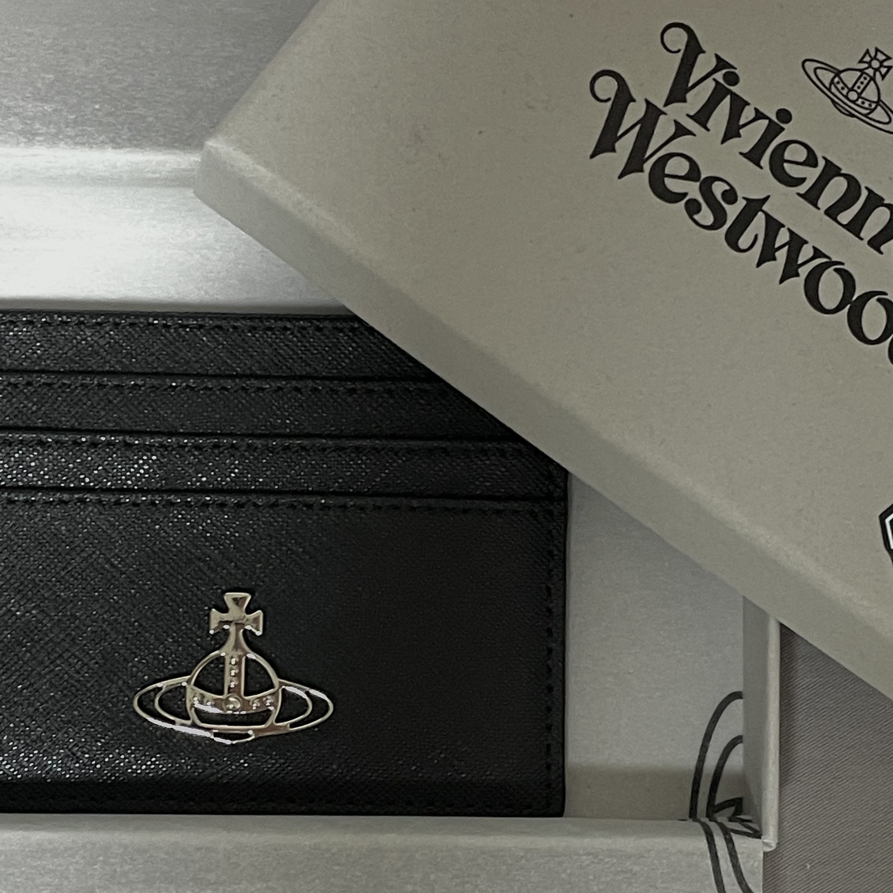 Vivienne Westwood Flat Card Holder Black 착용 스타일 - 1