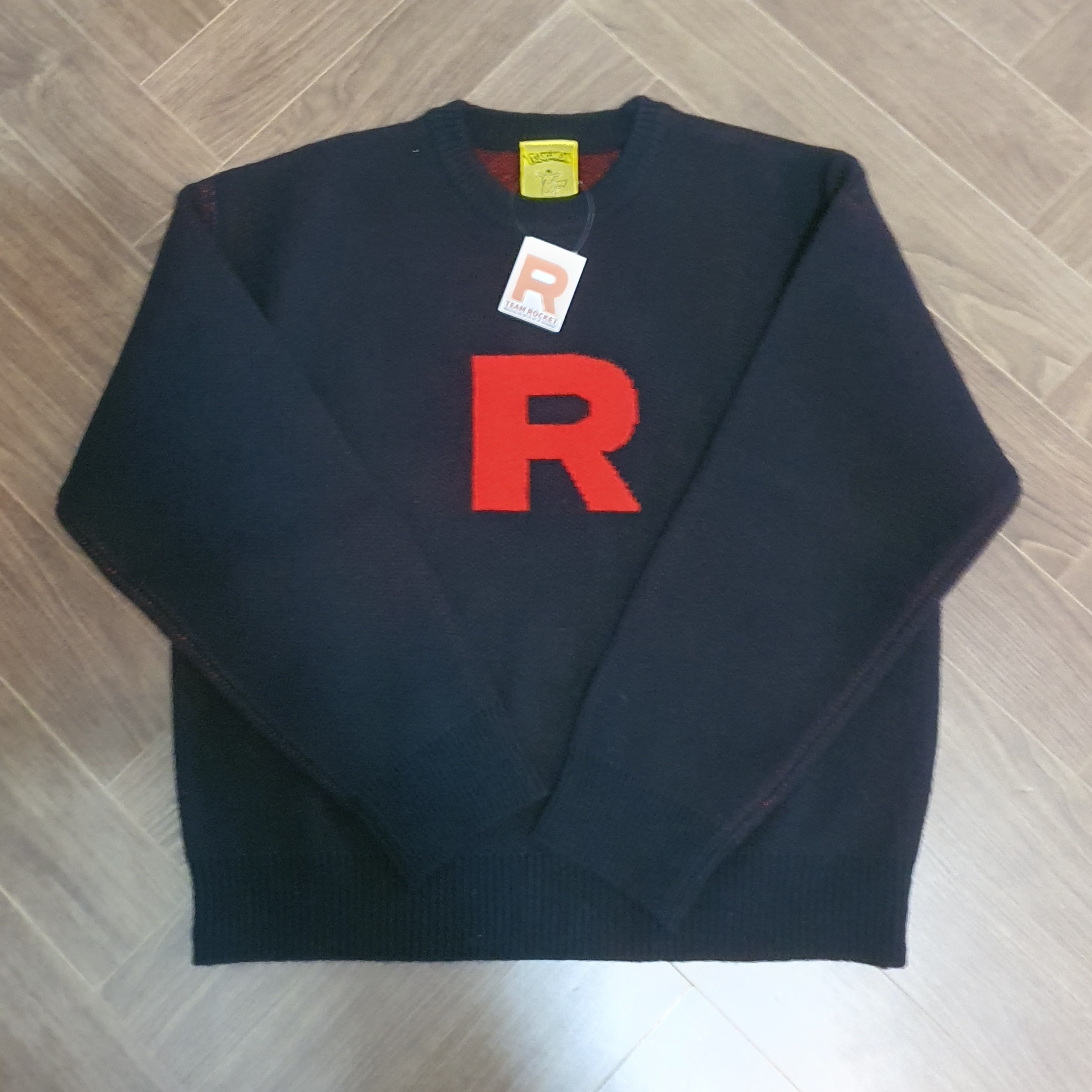 IAB Studio x Pokemon Team Rocket Knit Black Red, FRANKLY Silky Satin Pajama Set Up Navy 착용 스타일 - 1