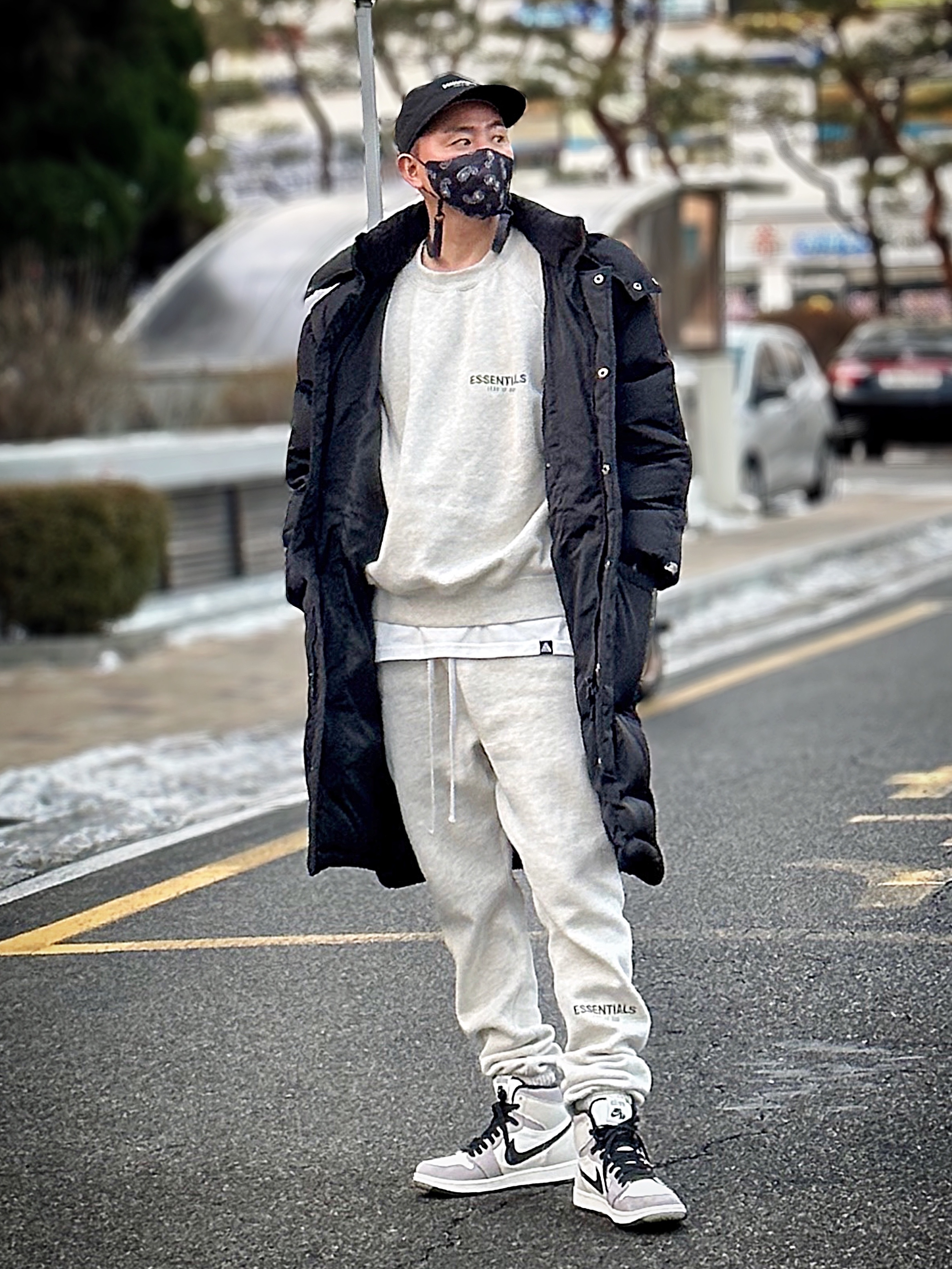 Essentials x New Era Retro Crown Strapback Black, Jordan 1 Element Gore-Tex Sail 착용 스타일