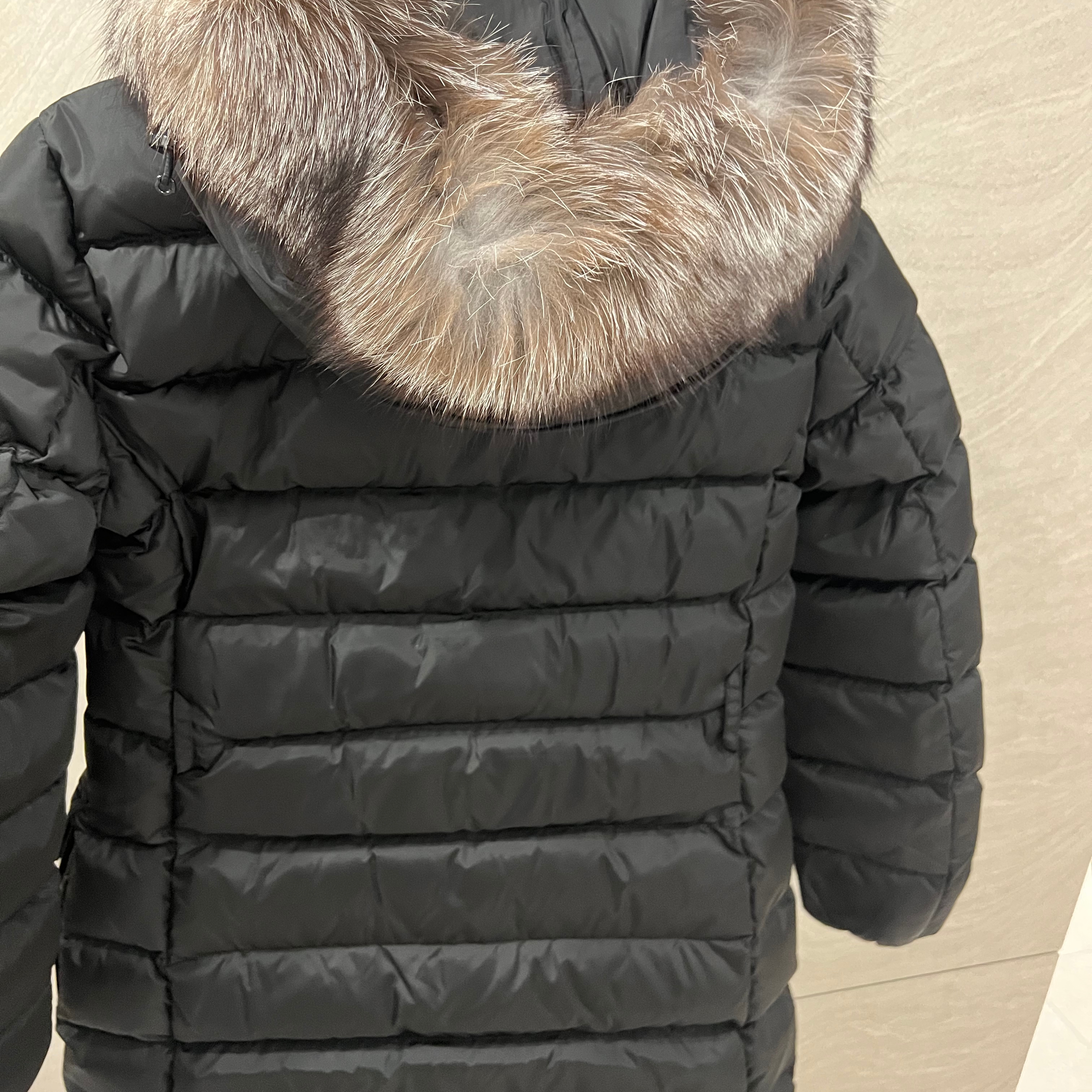 (W) Moncler Khloe Long Down Jacket Black - 23FW 착용 스타일 - 1