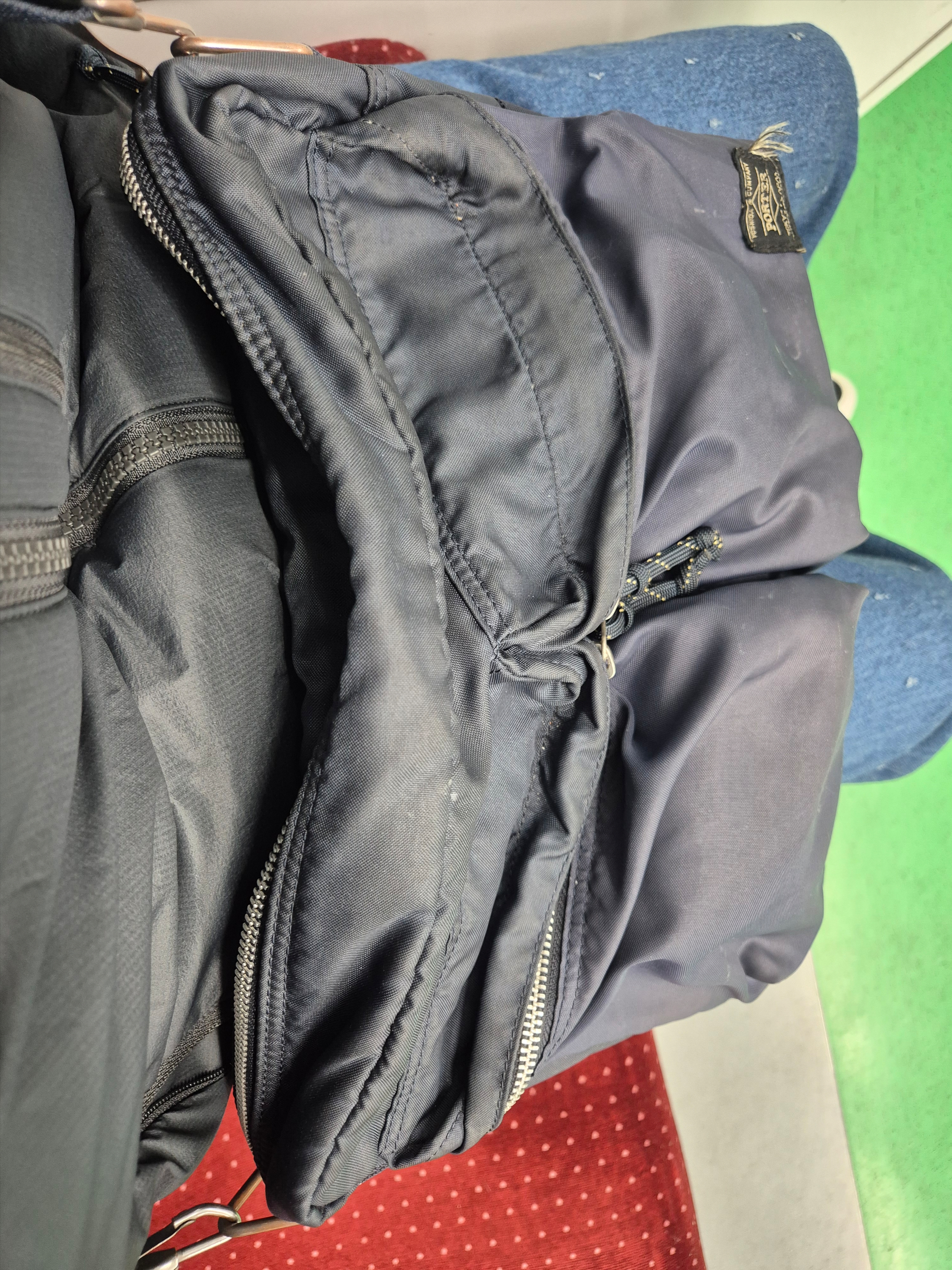 Porter Tanker Shoulder Bag S Black, Levi's x JJJJound 501 93 Jean Blue 착용 스타일