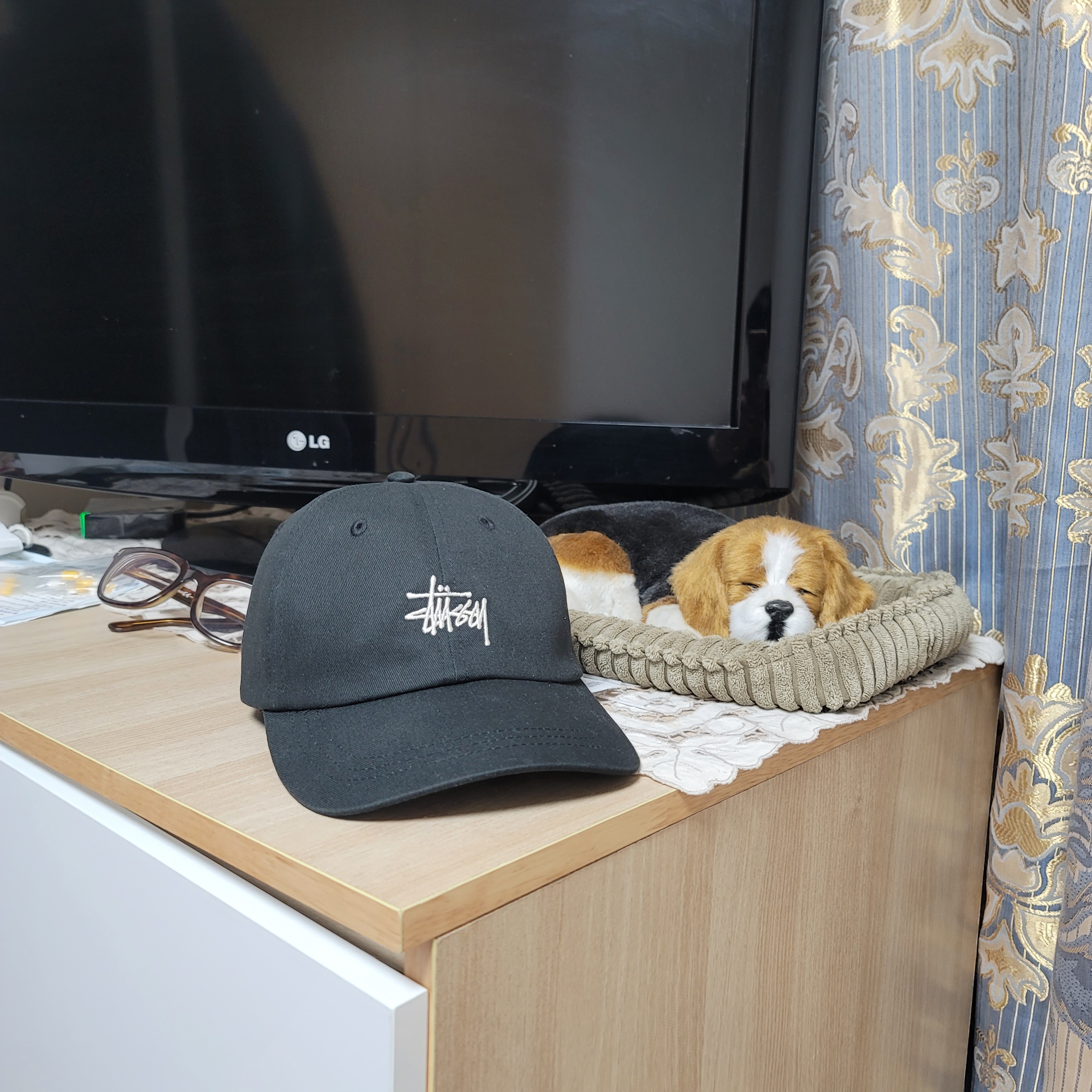 스투시 스탁 로우 프로 캡 블랙 착용 스타일 - 1
