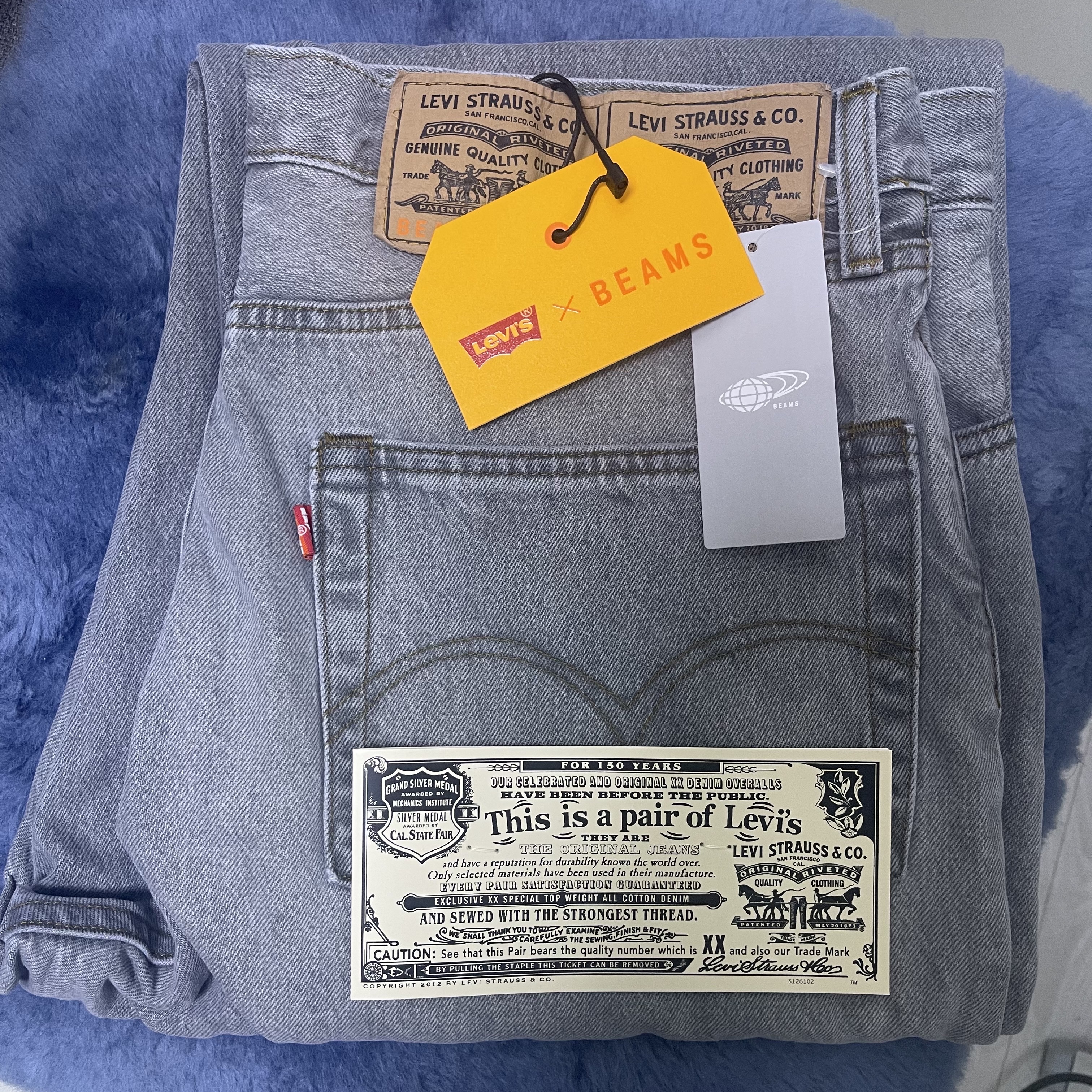Levi's x Beams Denim Pants Washed Black 착용 스타일 - 1