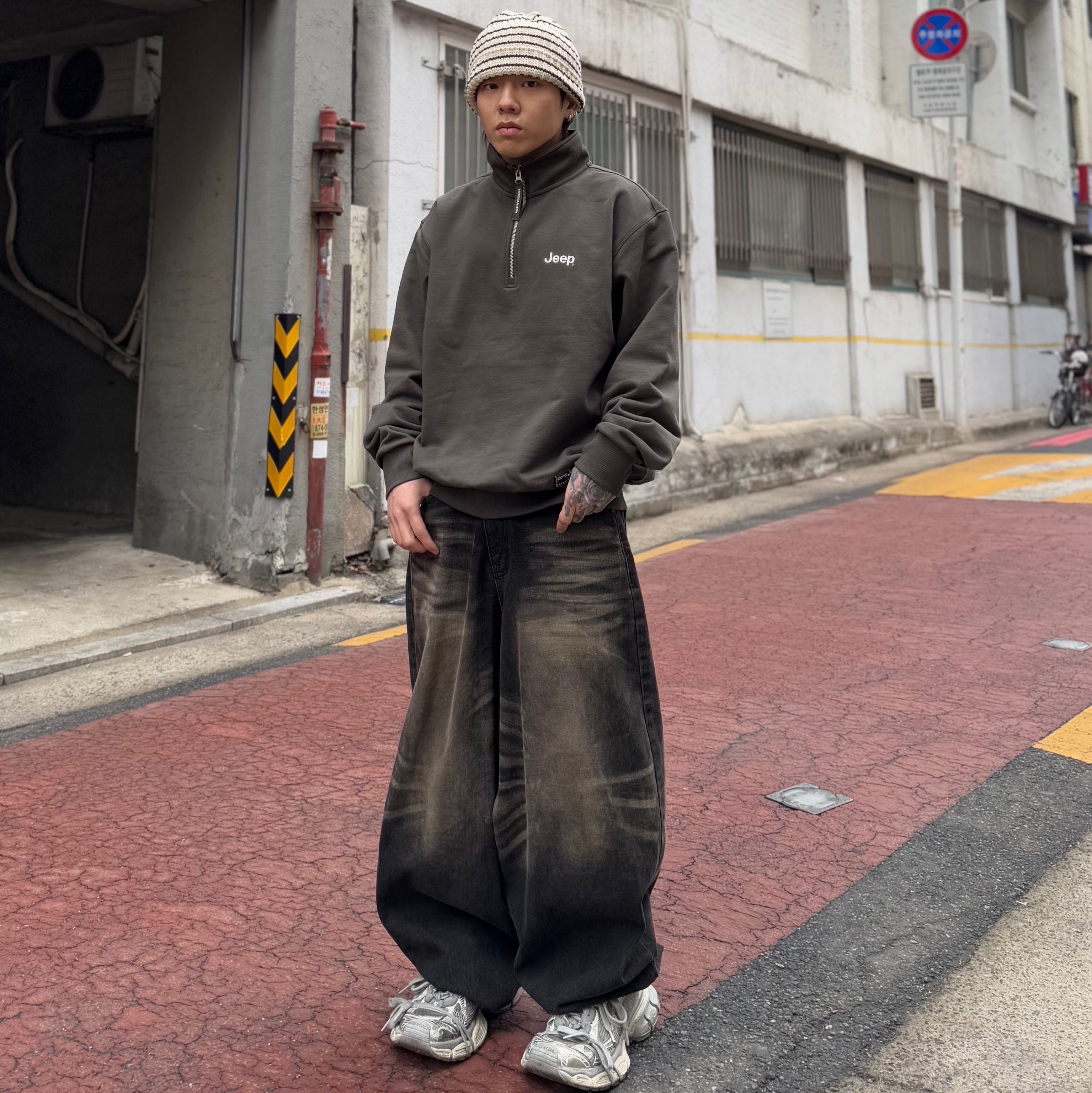 Balenciaga 3XL Sneakers Light Beige 착용 스타일 - 3