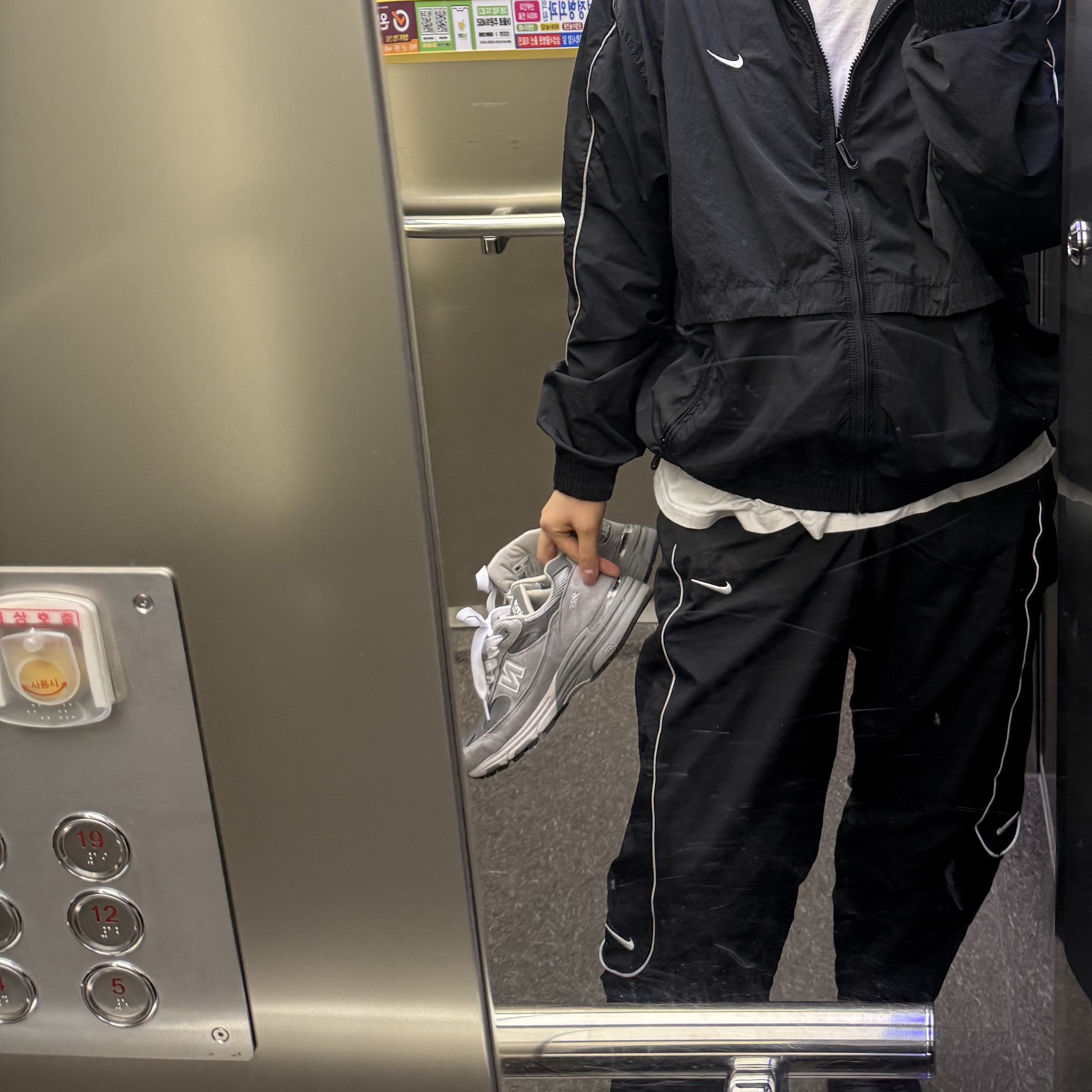 Nike Solo Swoosh Track Pants Black - Asia, Nike NSW Solo Swoosh Woven Track Jacket Black - Asia 착용 스타일