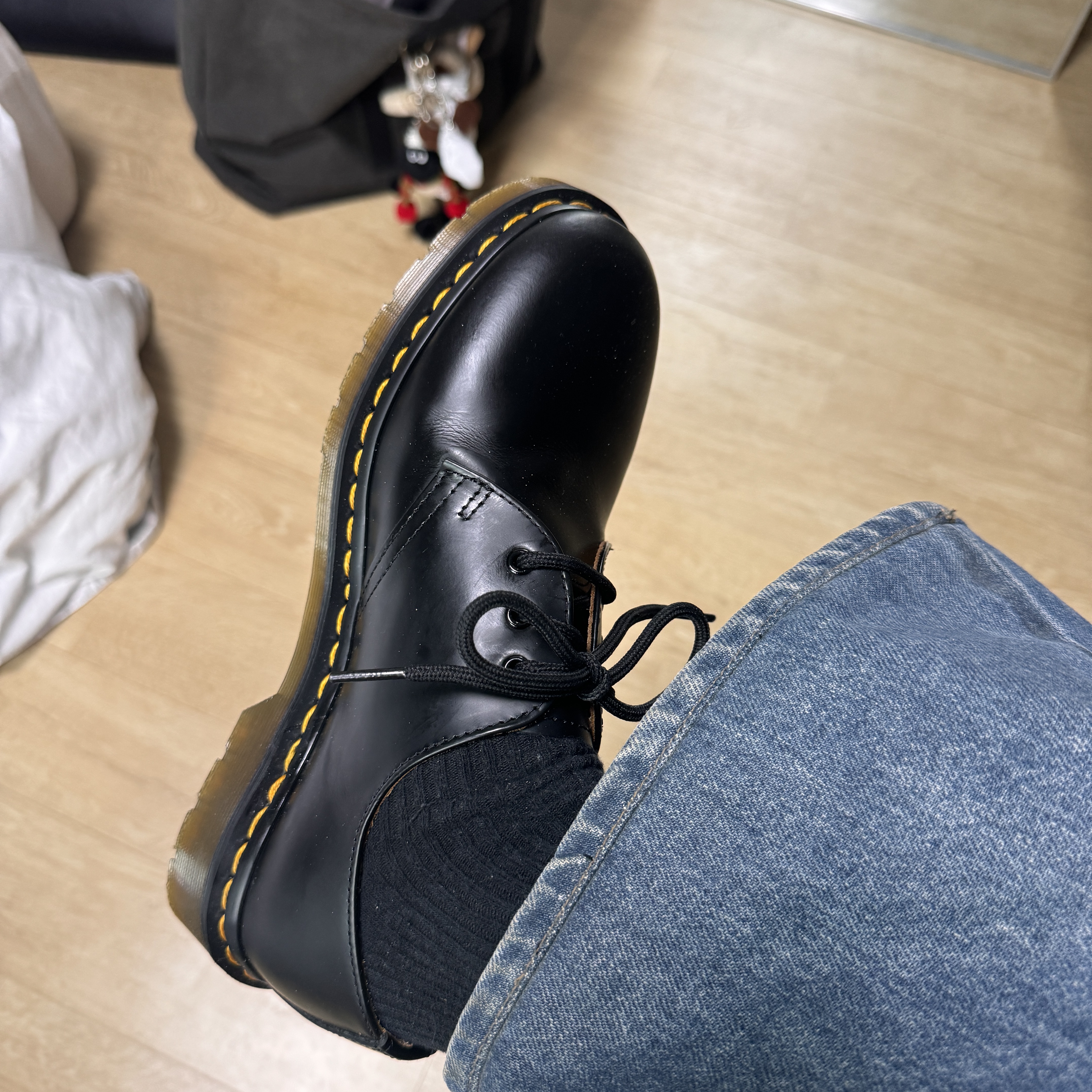 Dr. Martens 1461 Smooth Black 착용 스타일 - 1