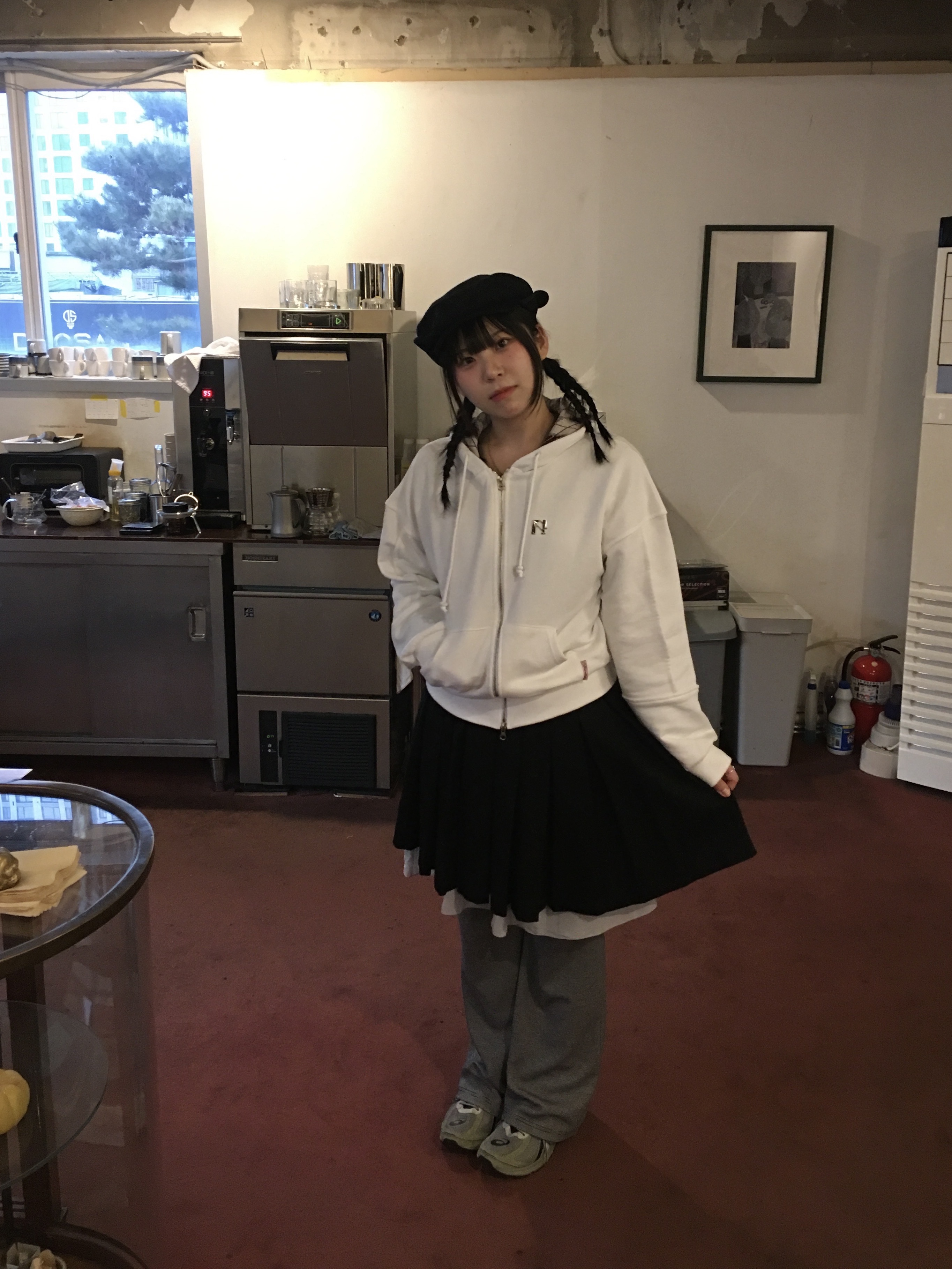 [KREAM 단독 / 예약 배송] Newalrin Lollipop Check Hoodie Zip Up White, Asics Jog 100 S Sheet Rock - 2E Wide 착용 스타일 - 1