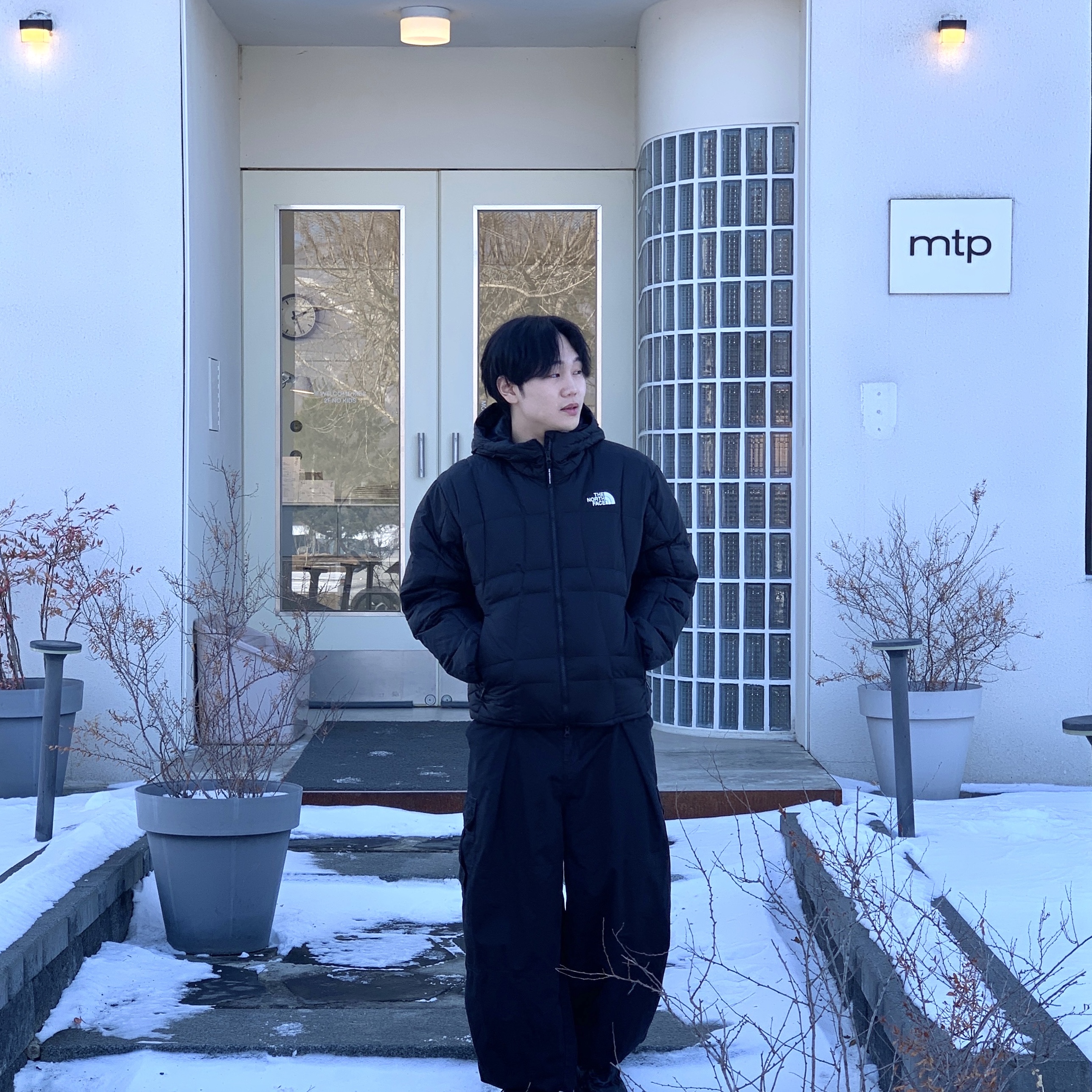 The North Face White Label Wave LT On Ball Jacket Black 착용 스타일 - 3