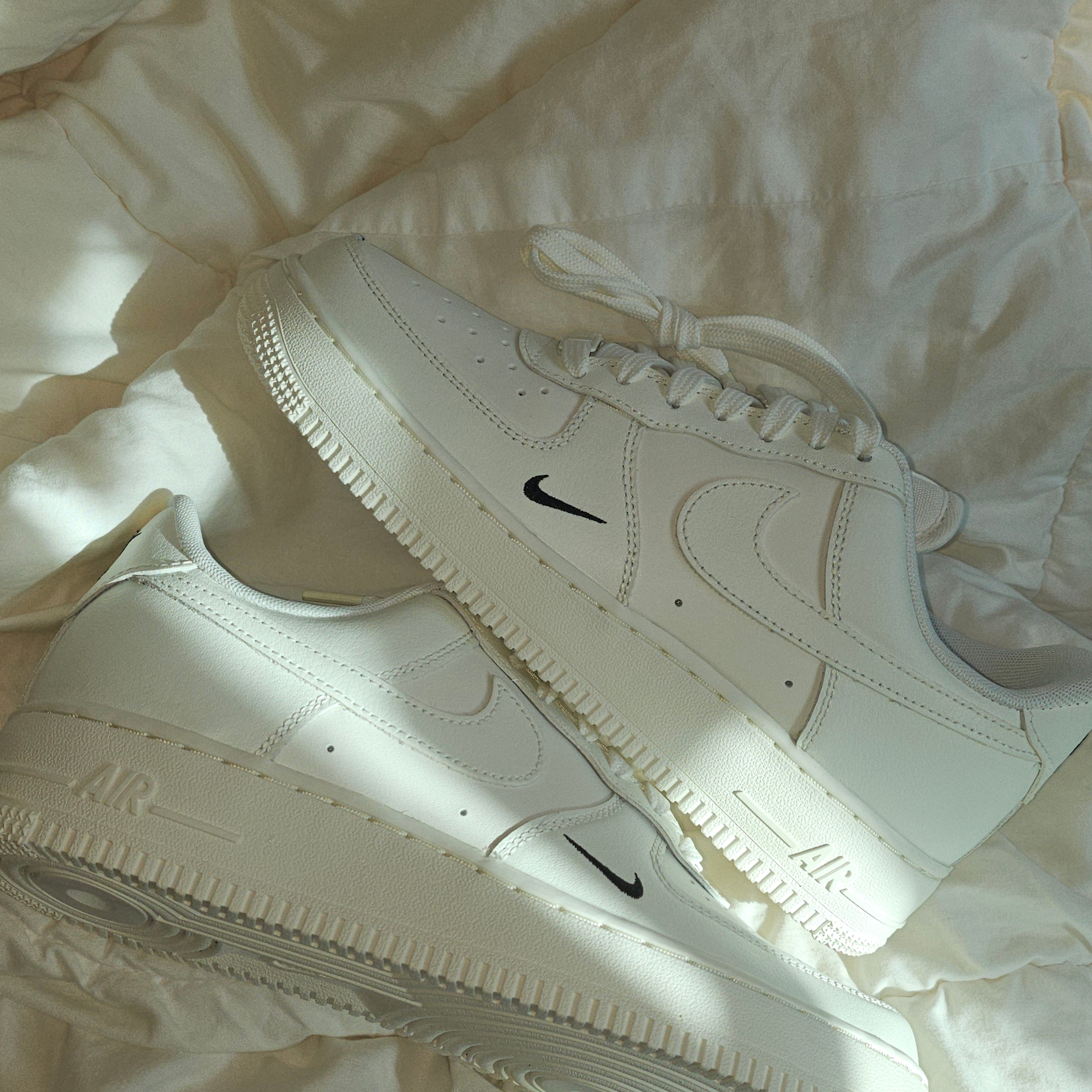 (W) Nike Air Force 1 '07 Essential TRK3 Sail 착용 스타일