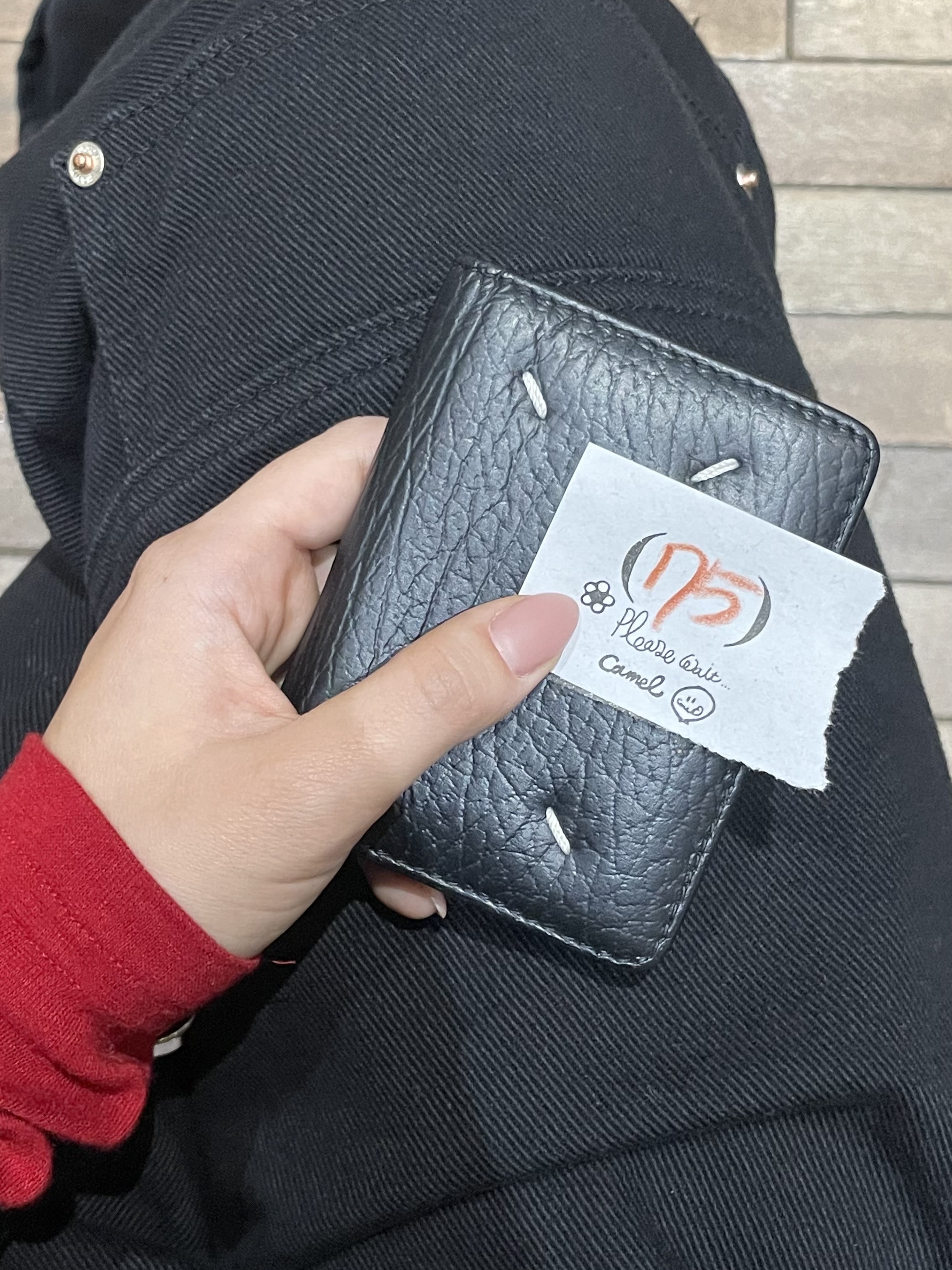 Maison Margiela Four Stitches Keyring Card Holder Black 착용 스타일