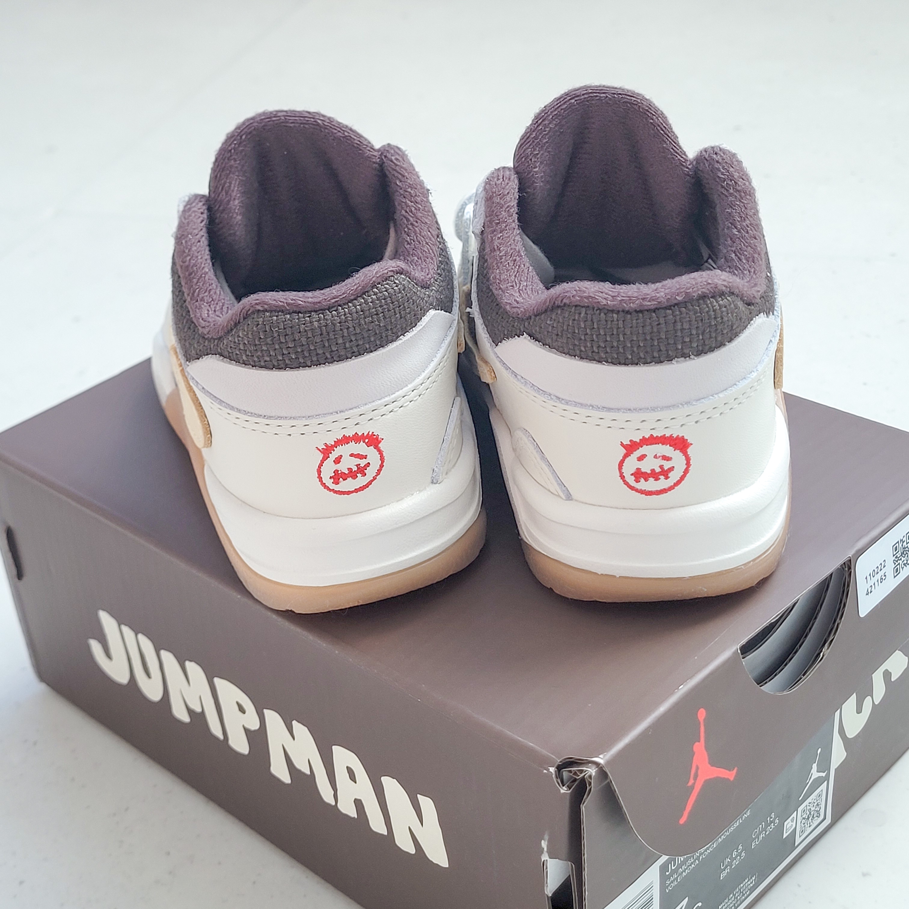 (TD) Jordan x Travis Scott Jumpman Jack TR Sail and Dark Mocha 착용 스타일 - 5