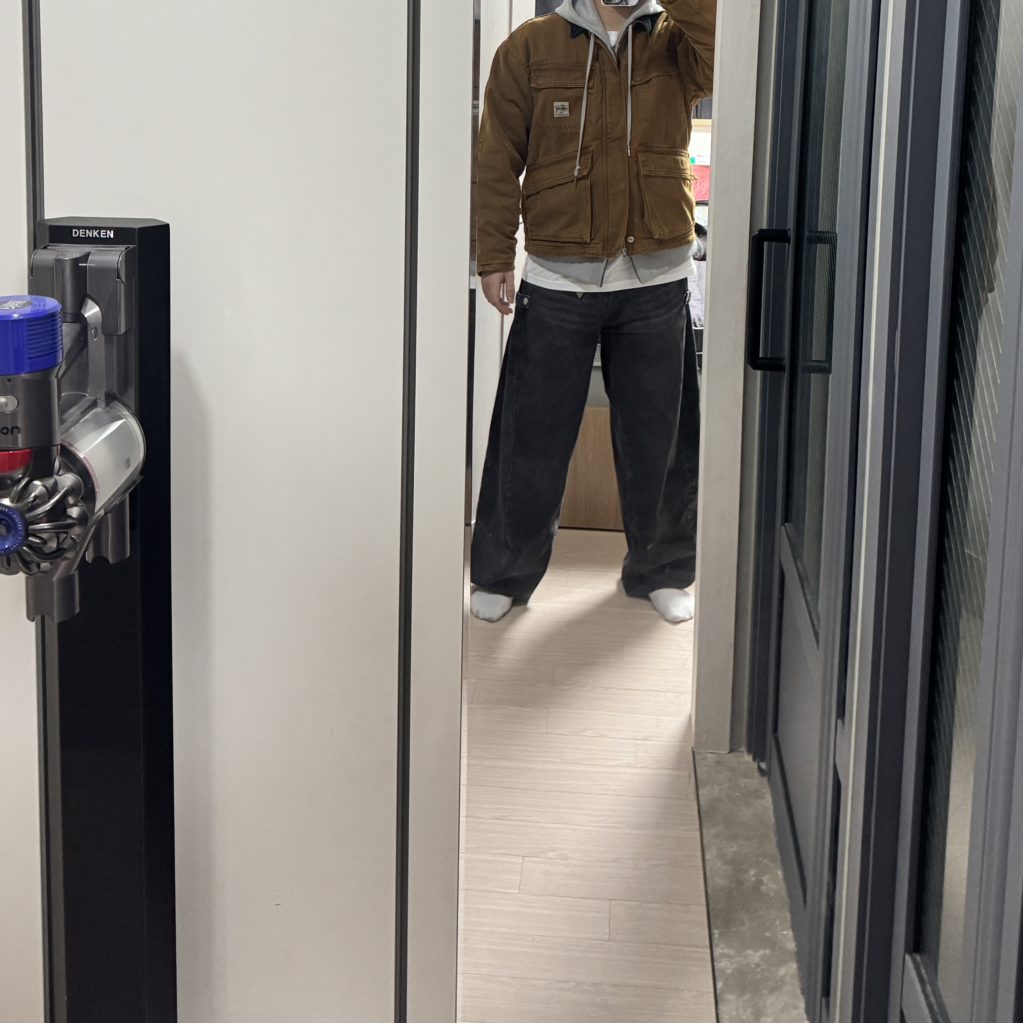 Stussy Washed Canvas Shop Jacket Bronze, Supreme Smoke T-Shirt White - 24FW 착용 스타일