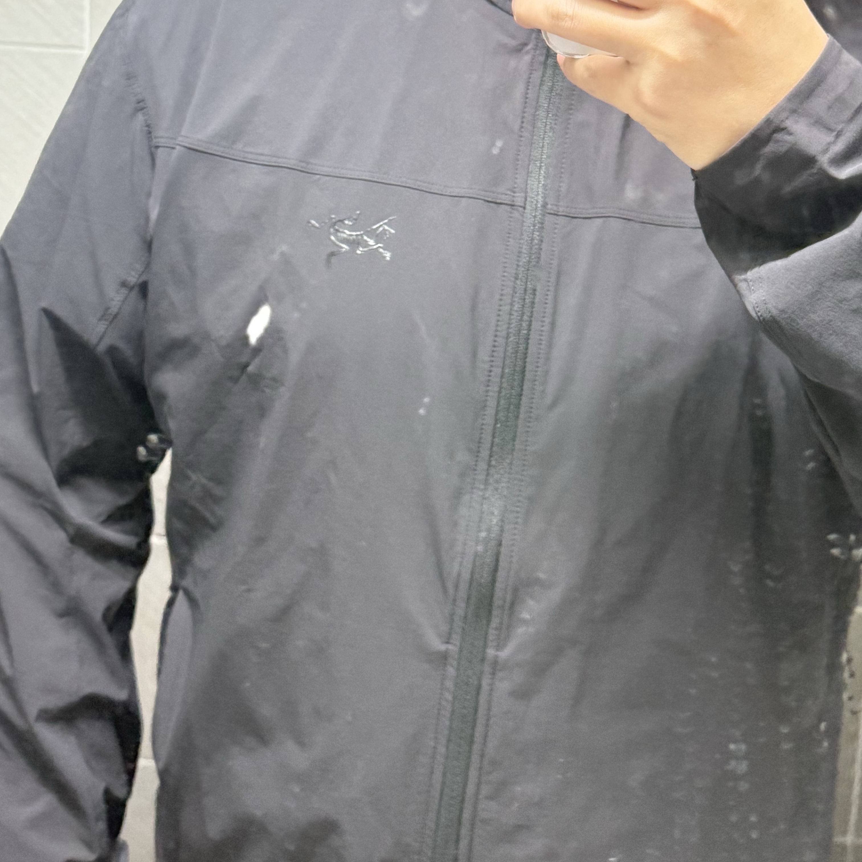 Arc'teryx Gamma Lightweight Hoody Black 착용 스타일