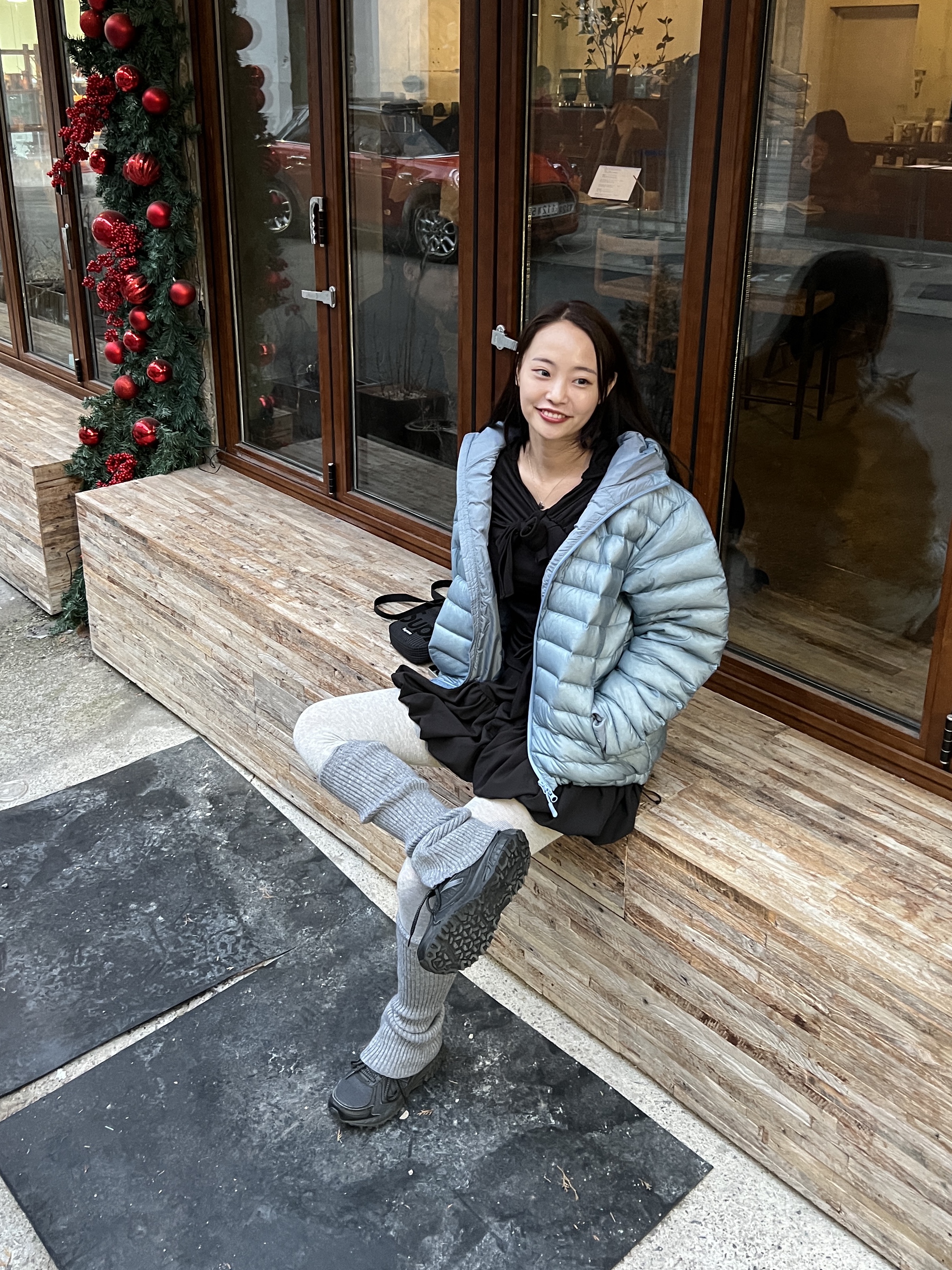 산산기어 서픽스 푸퍼 자켓 스카이 블루 - 24FW, 케이스티파이 x 오픈 Yy 블루 리본 스네이크 아이폰 맥세이프 실버 미러 실버 범퍼 케이스 착용 스타일 - 3