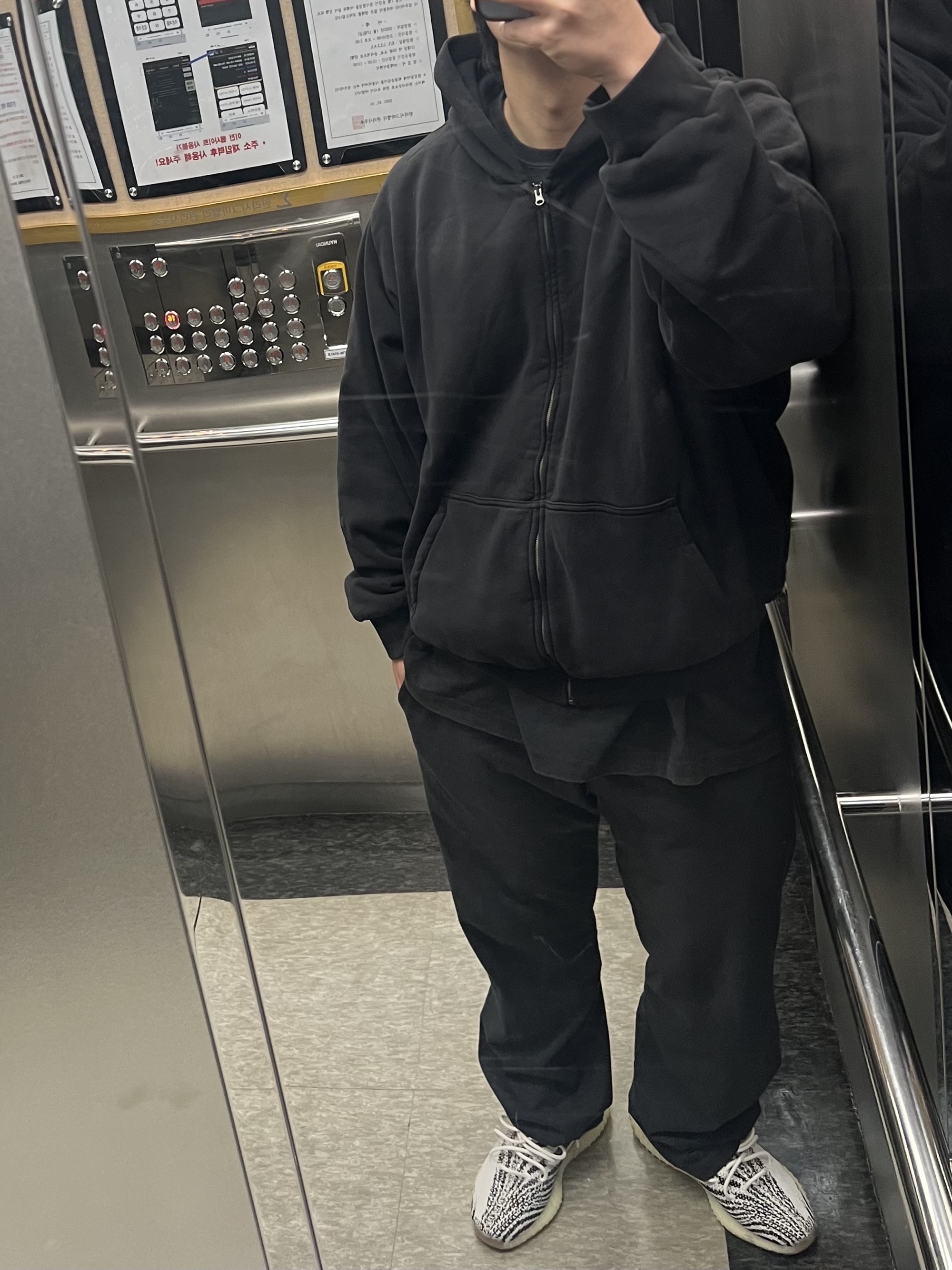 Yeezy YZY Zip-Up Hoodie Black, Adidas Yeezy Boost 350 V2 Zebra 2022/2023 착용 스타일