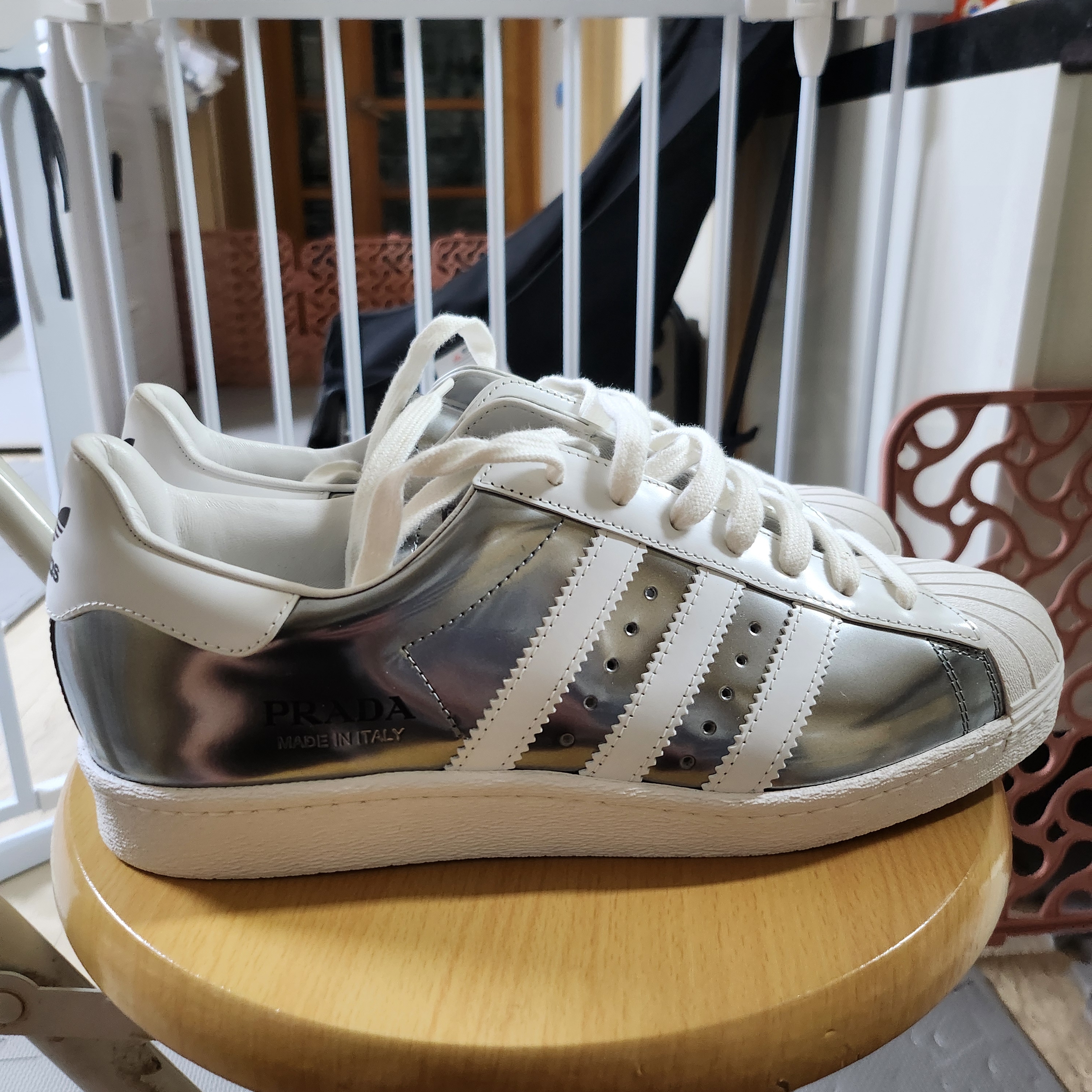 Adidas x Prada Superstar Metallic Silver 착용 스타일 - 5