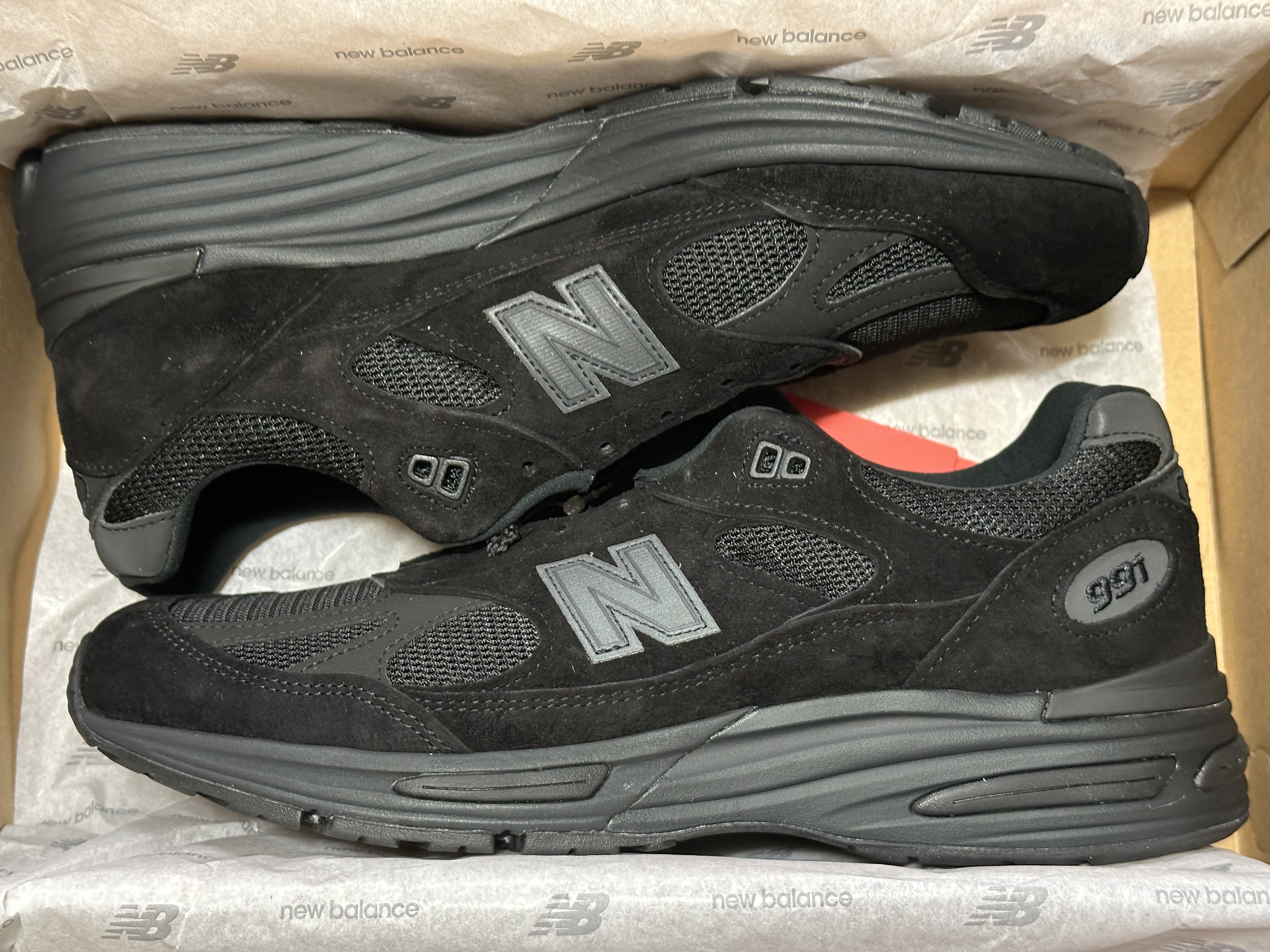 New Balance 991v2 Made in UK Black Grey 착용 스타일 - 1