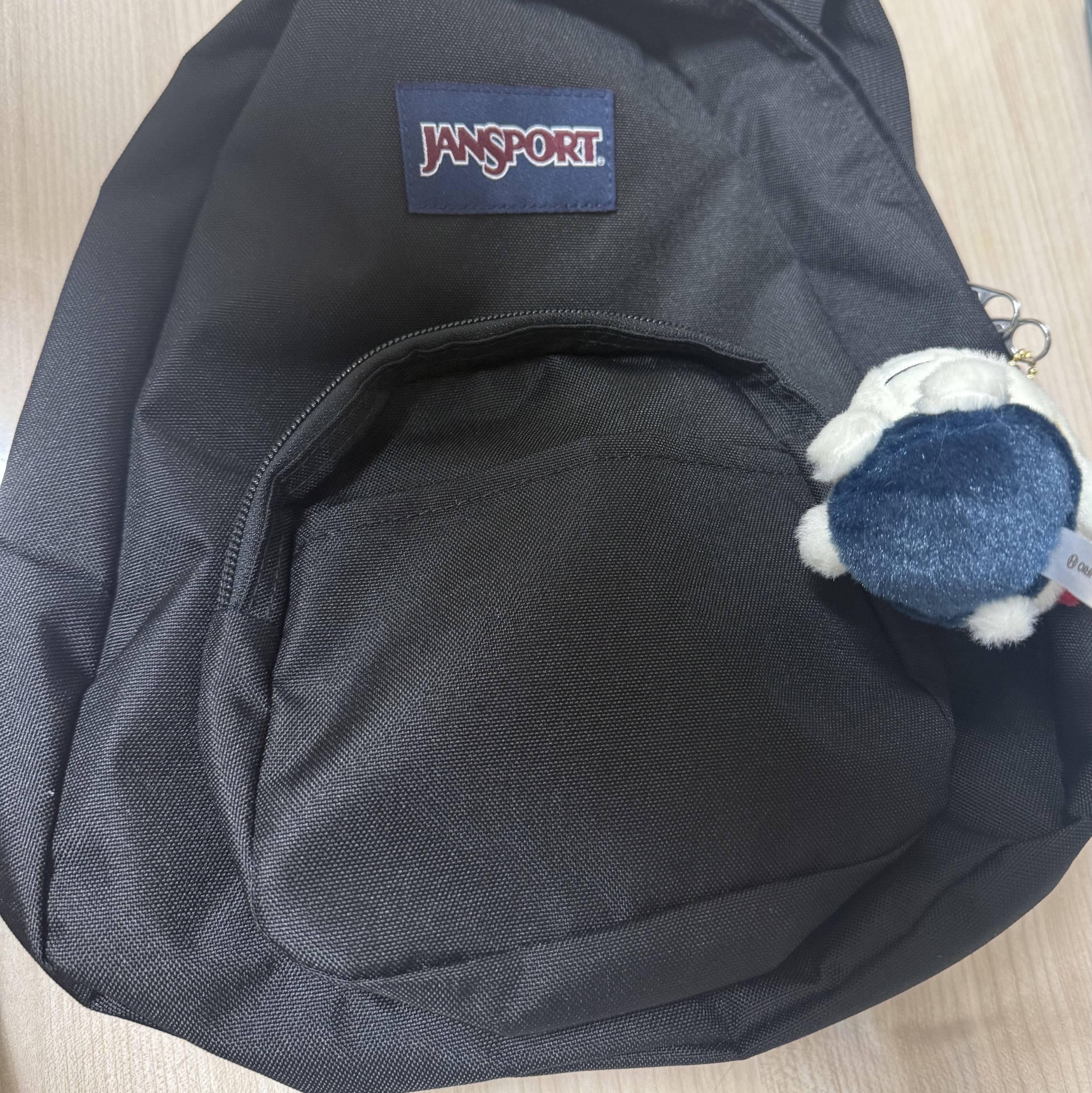 Jansport Half Pint Mini Backpack Black 착용 스타일