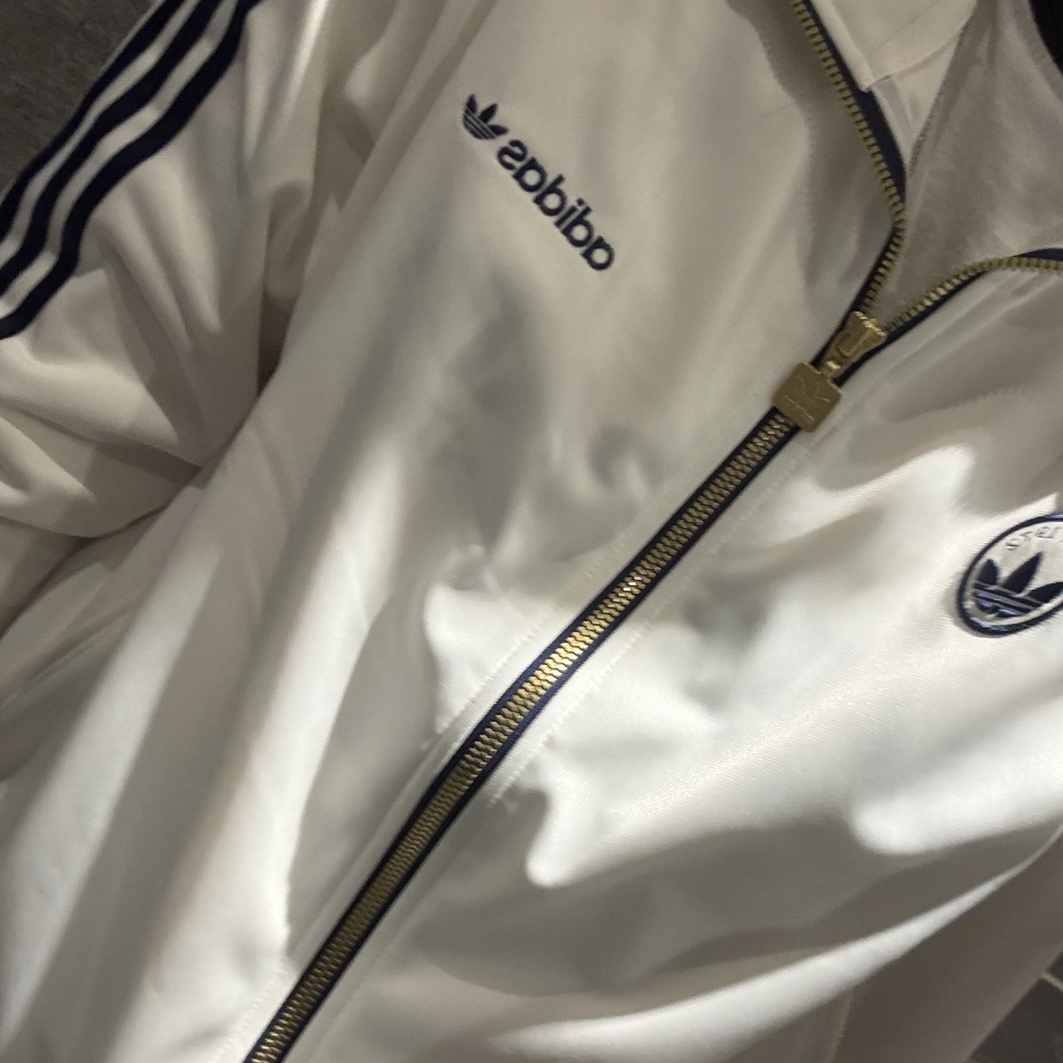 (W) Adidas Firebird Badge Track Top Cloud White - KR Sizing 착용 스타일 - 1