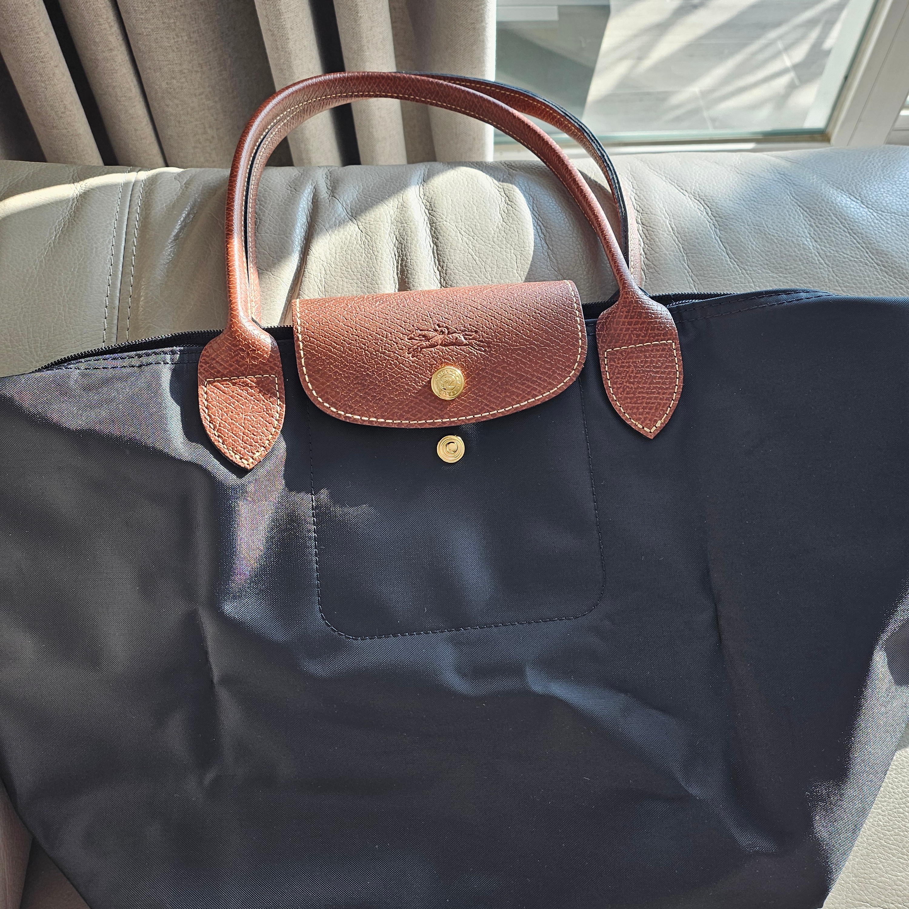 Longchamp Le Pliage Original Tote Bag M Black 착용 스타일