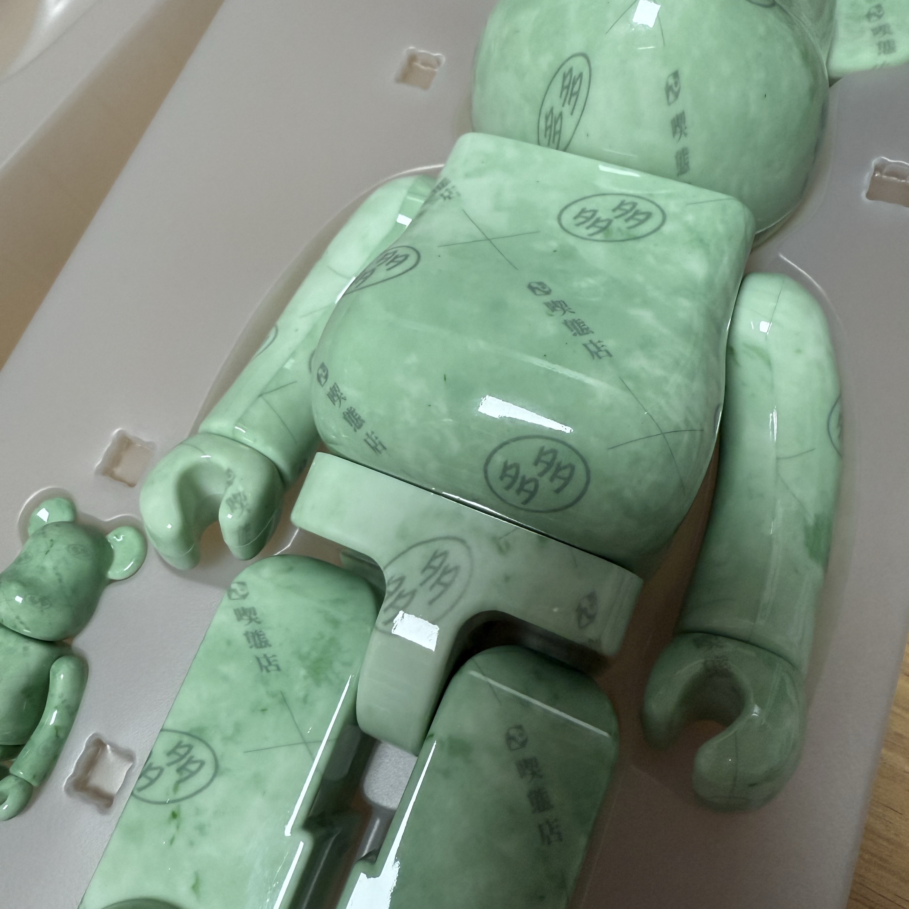 Bearbrick x Dada 100% & 400% Set 착용 스타일