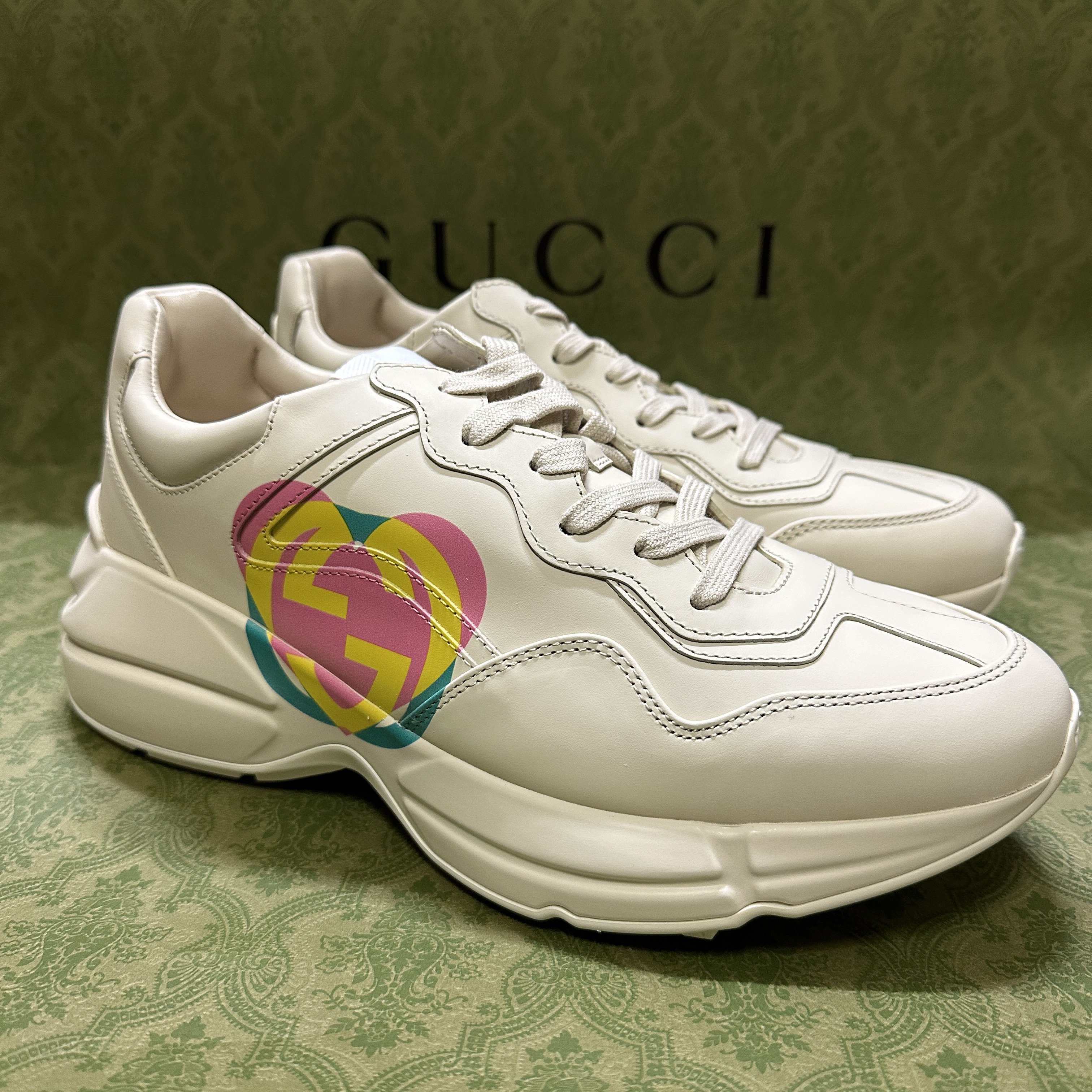 (W) Gucci Rhyton Heart Sneakers Ivory 착용 스타일