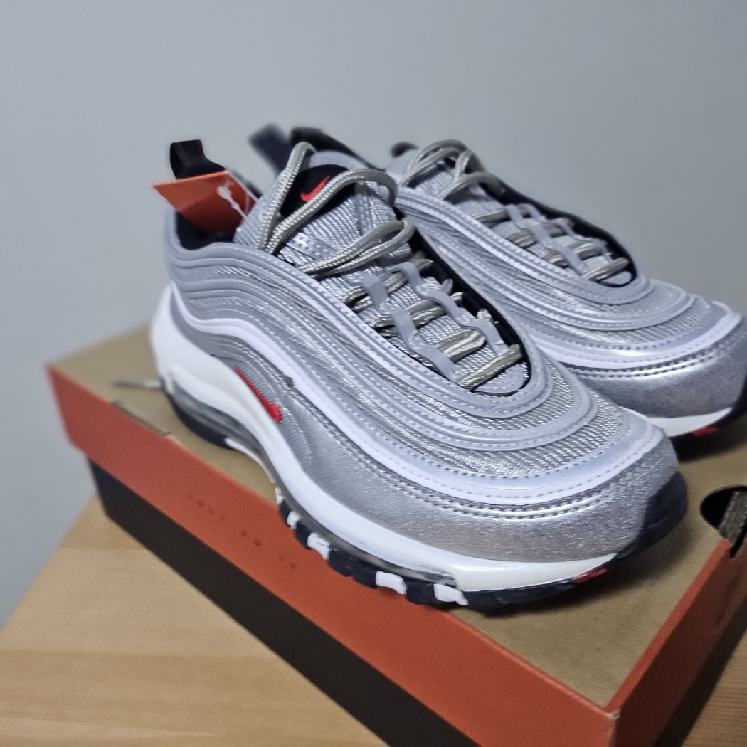 (W) Nike Air Max 97 OG Silver Bullet 2022 착용 스타일 - 2