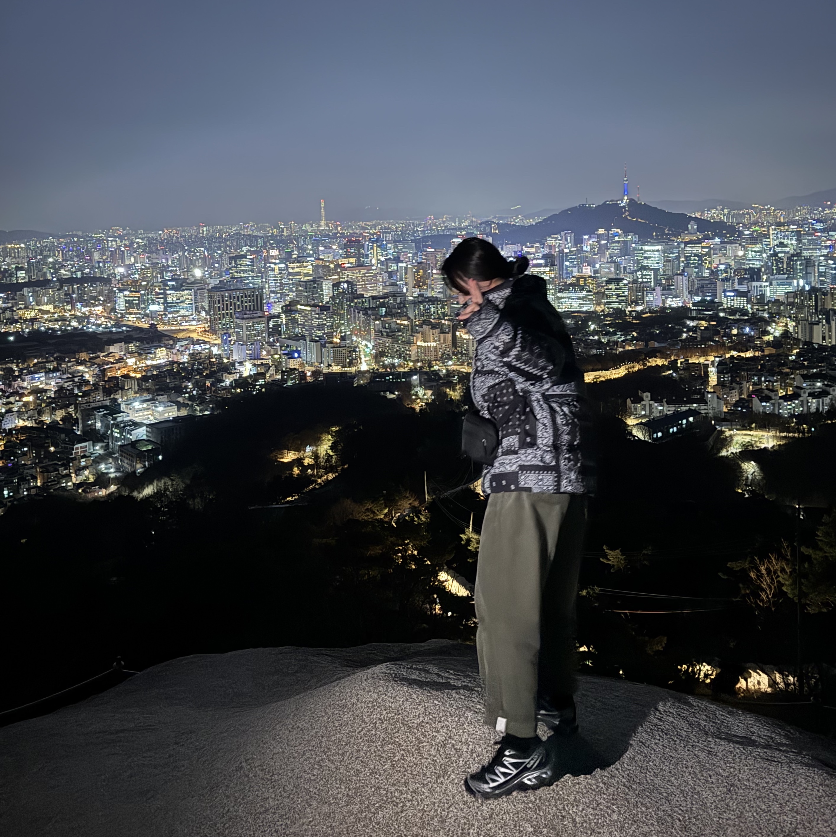 The North Face Lofty Down Jacket Black, Arc'teryx Mantis 1 Waistpack Black II 착용 스타일 - 3