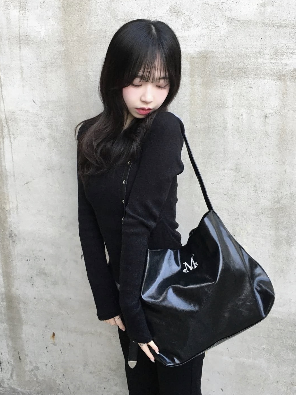MUCENT Western Leather Shoulder Bag Black 착용 스타일