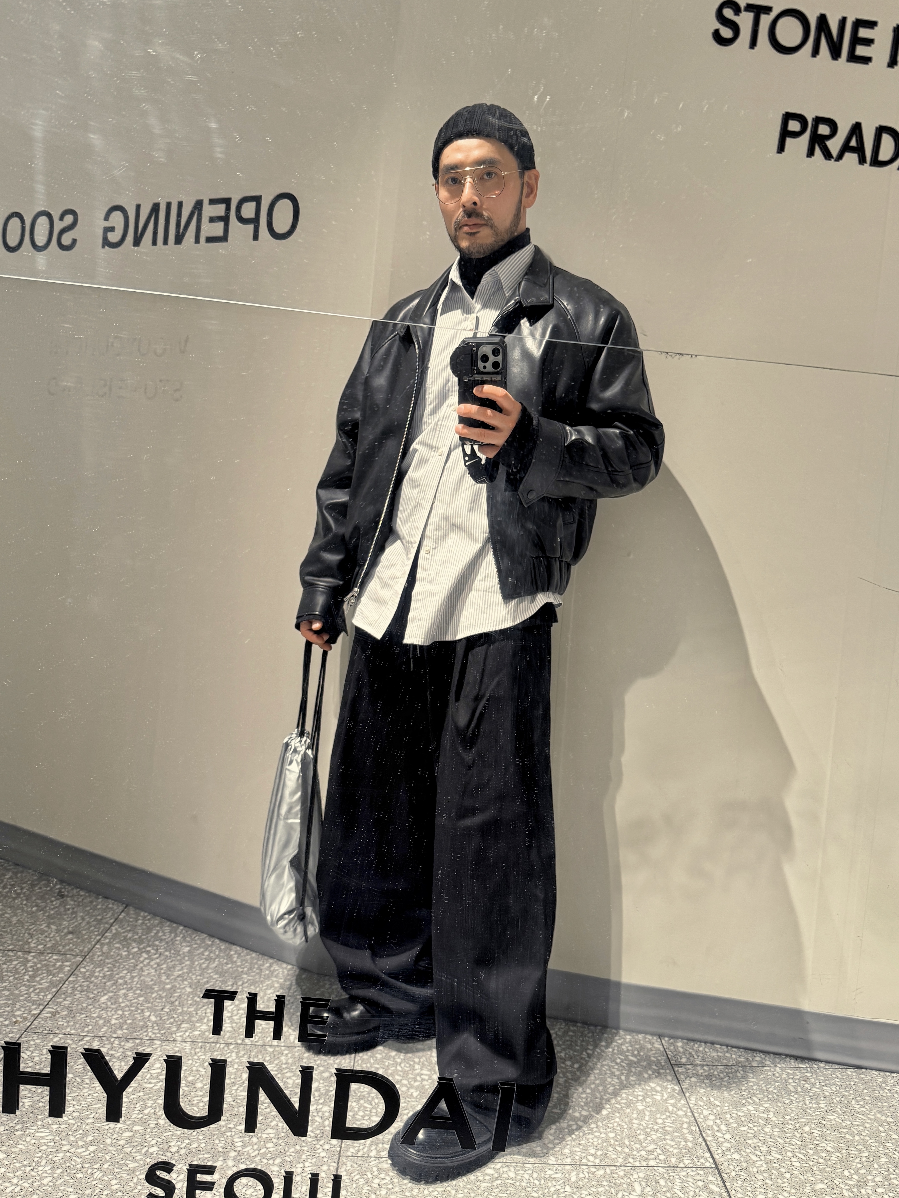 Yase Mud Horsehide Derby Black 착용 스타일 - 2
