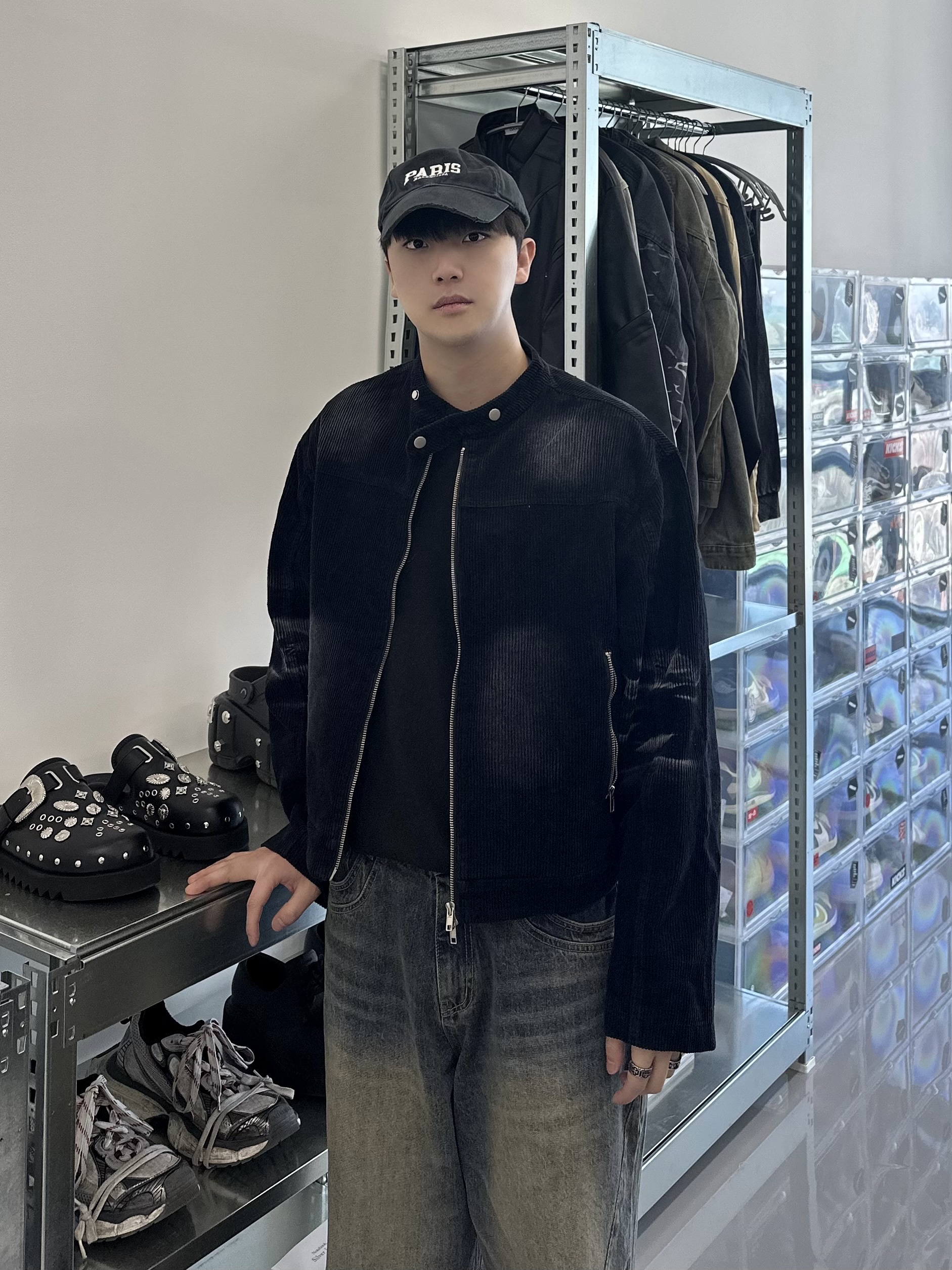 Toga Virilis AJ1066 Mules Leather Black 착용 스타일