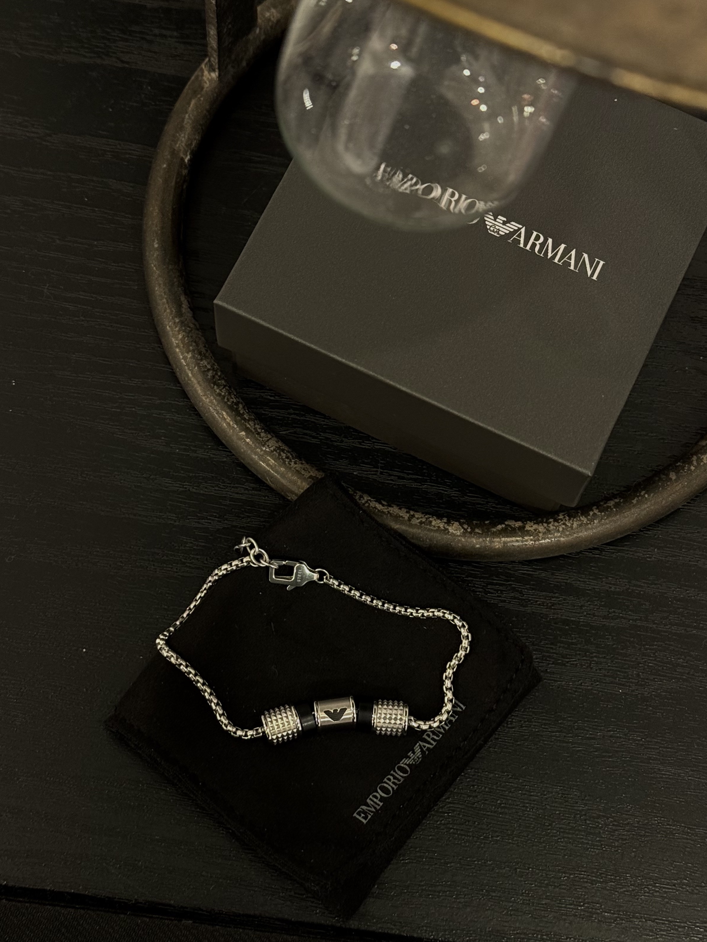 Emporio Armani Onyx Rondelle Bracelet Silver, Gentle Monster Atomic 02 Silver 착용 스타일 - 8