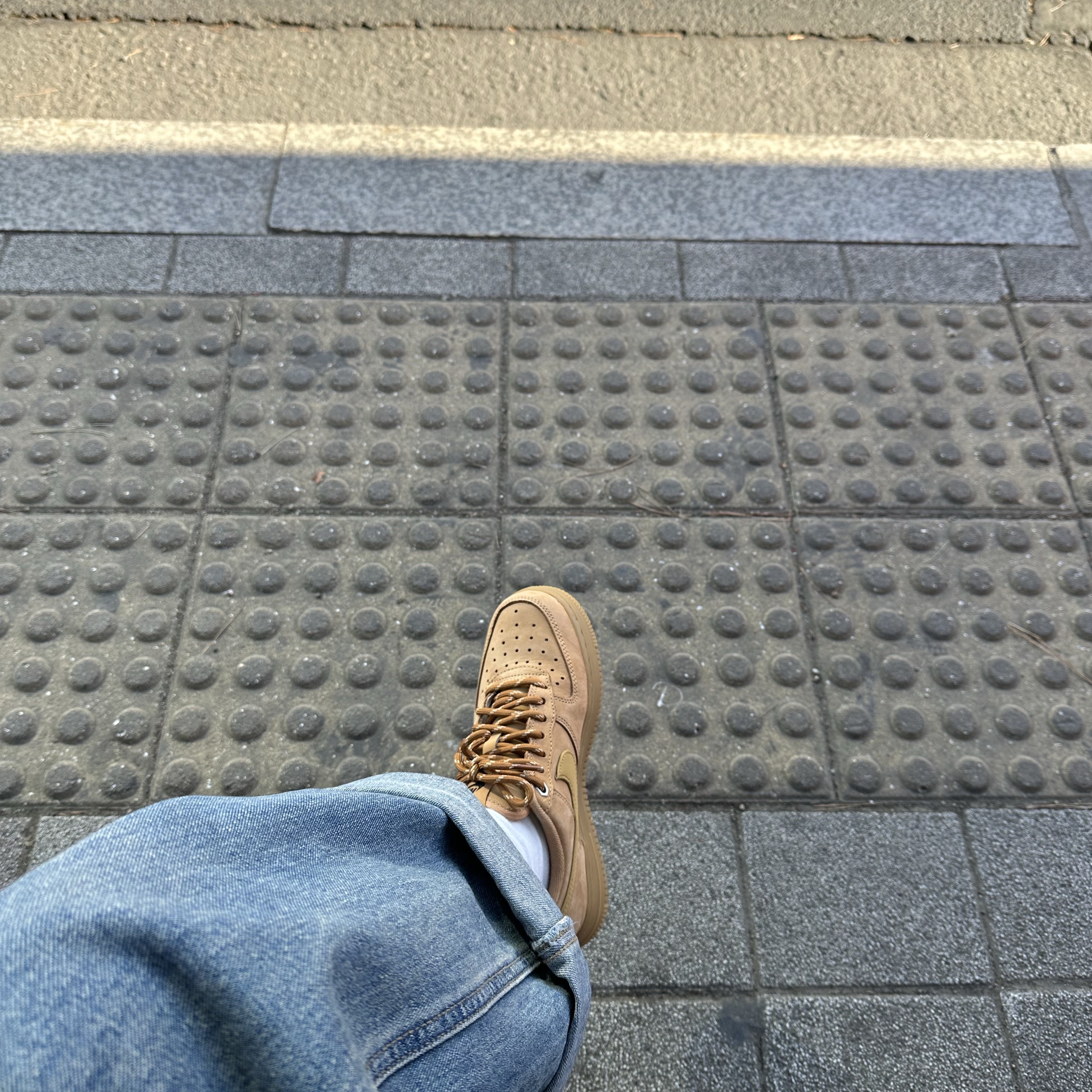 (W) Nike Air Force 1 '07 WB Flax Wheat 착용 스타일