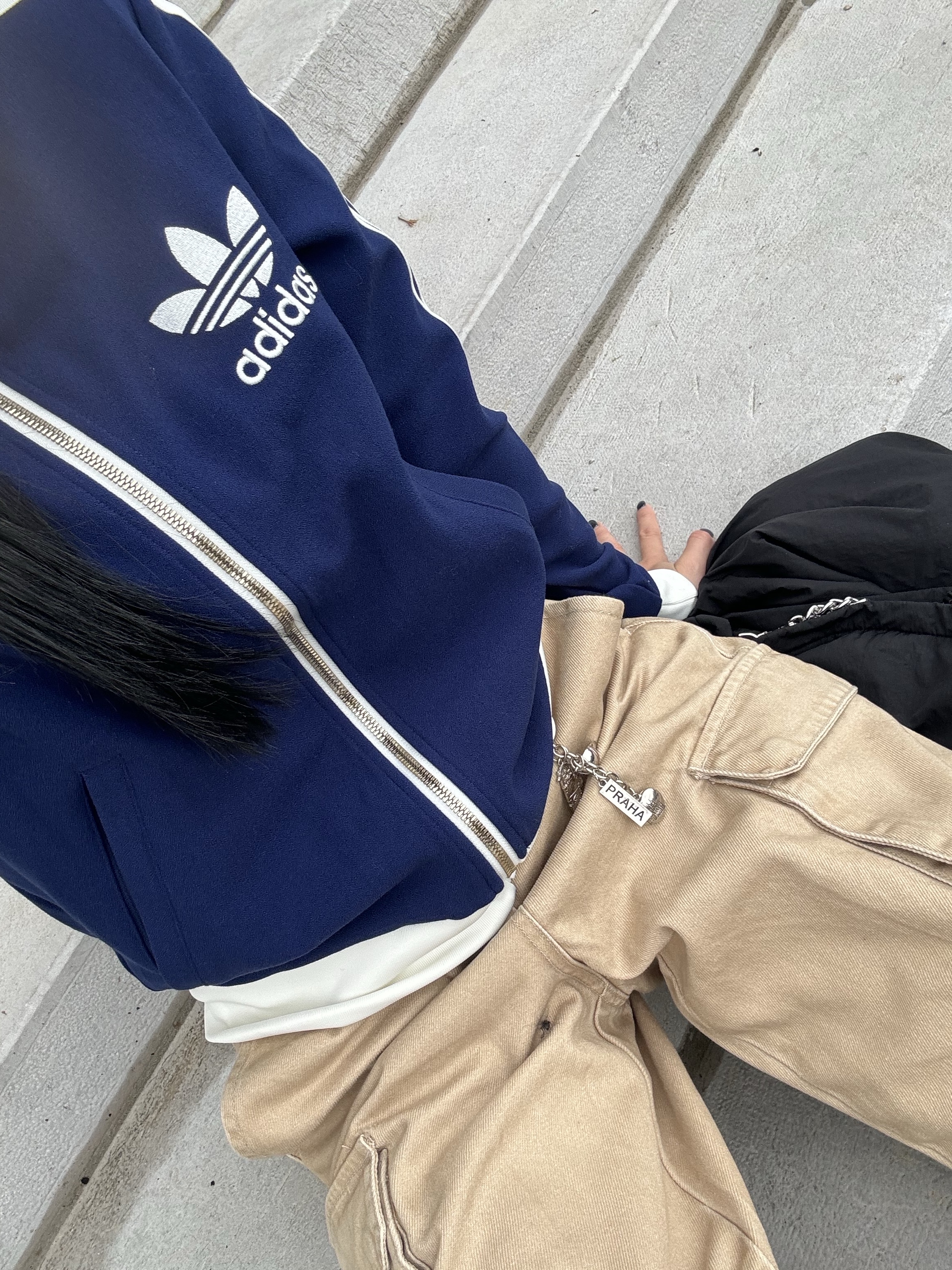 (W) Adidas Premium Originals Track Top Dark Blue Off White - KR Sizing, Onitsuka Tiger Mexico 66 Silver Off White 착용 스타일 - 4