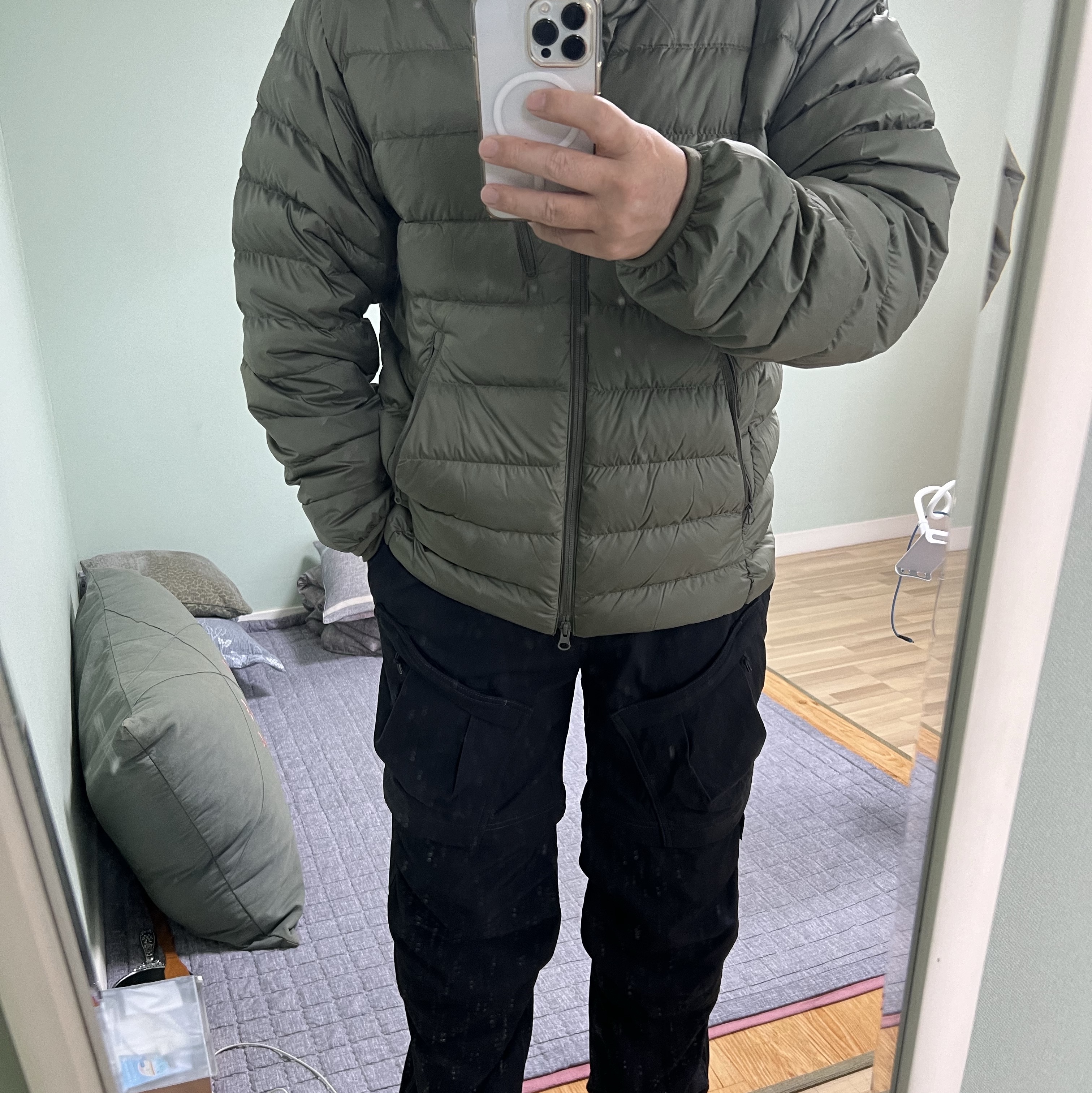 Musinsa Standard City Leisure Hooded Light Down Jacket Khaki, NOMANUAL Cowichan Hooded Zip-up Black 착용 스타일 - 1