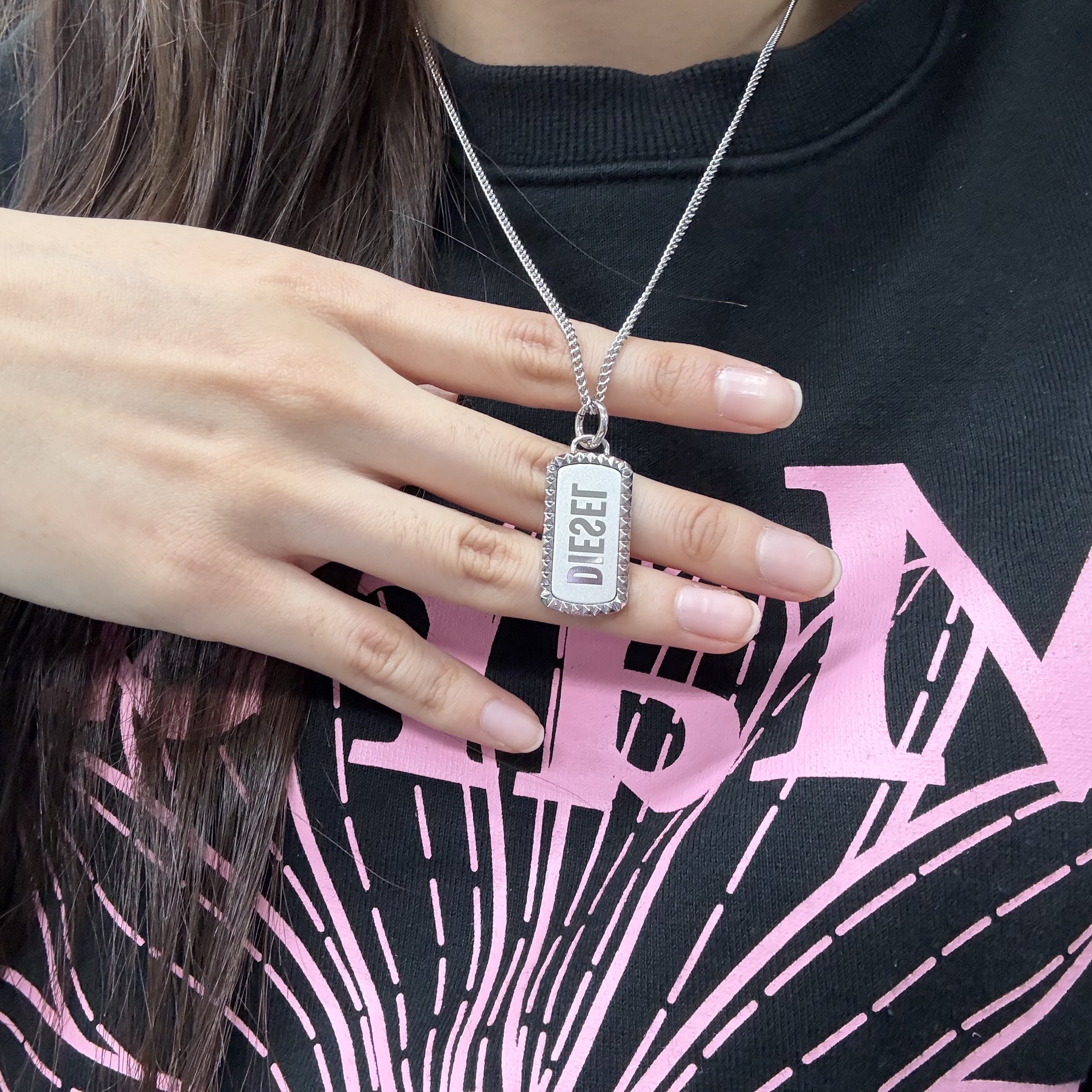 Diesel Dx1455 Stainless Steel Dog Tag Necklace Silver 착용 스타일 - 2