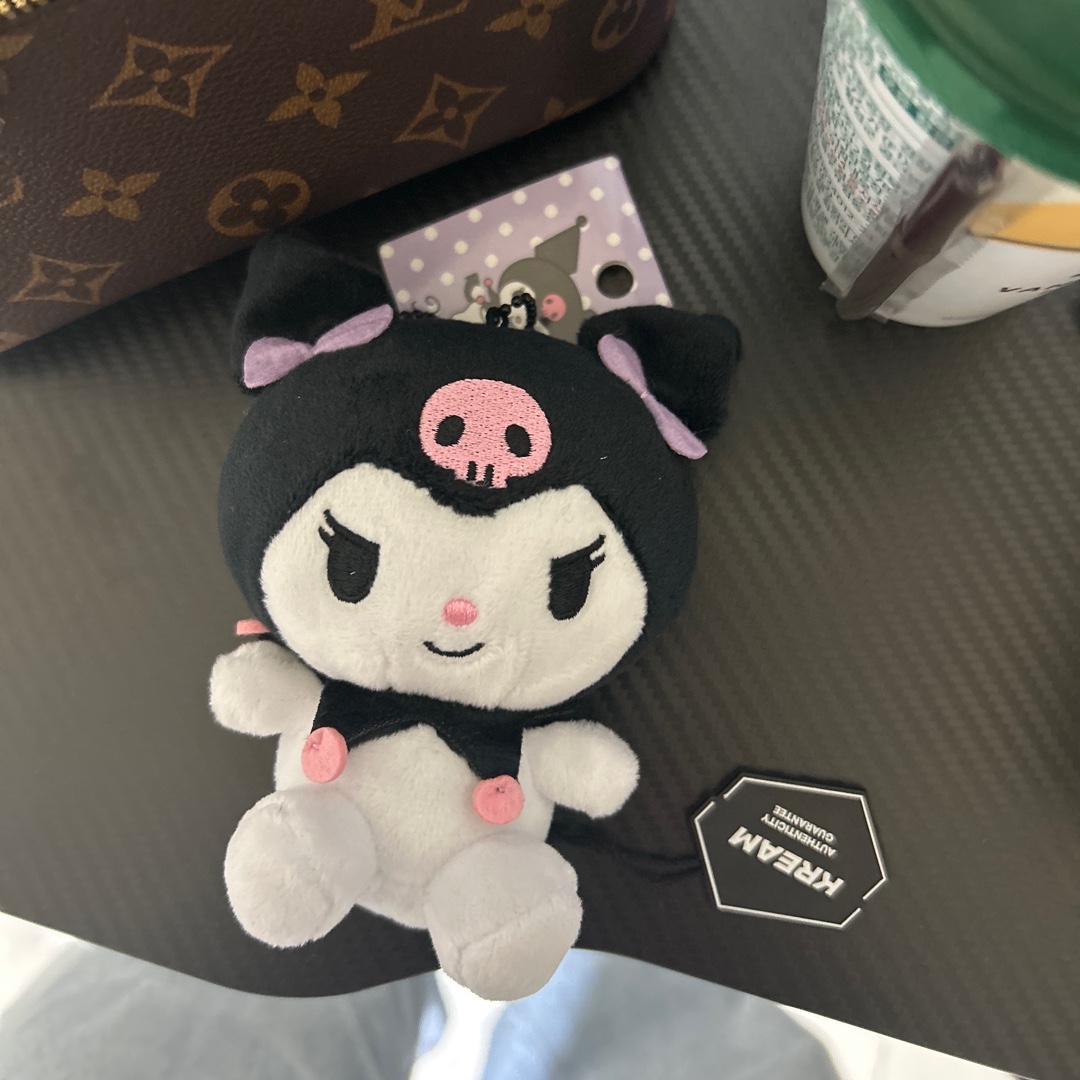 Sanrio Kuromi Mascot Holder 착용 스타일
