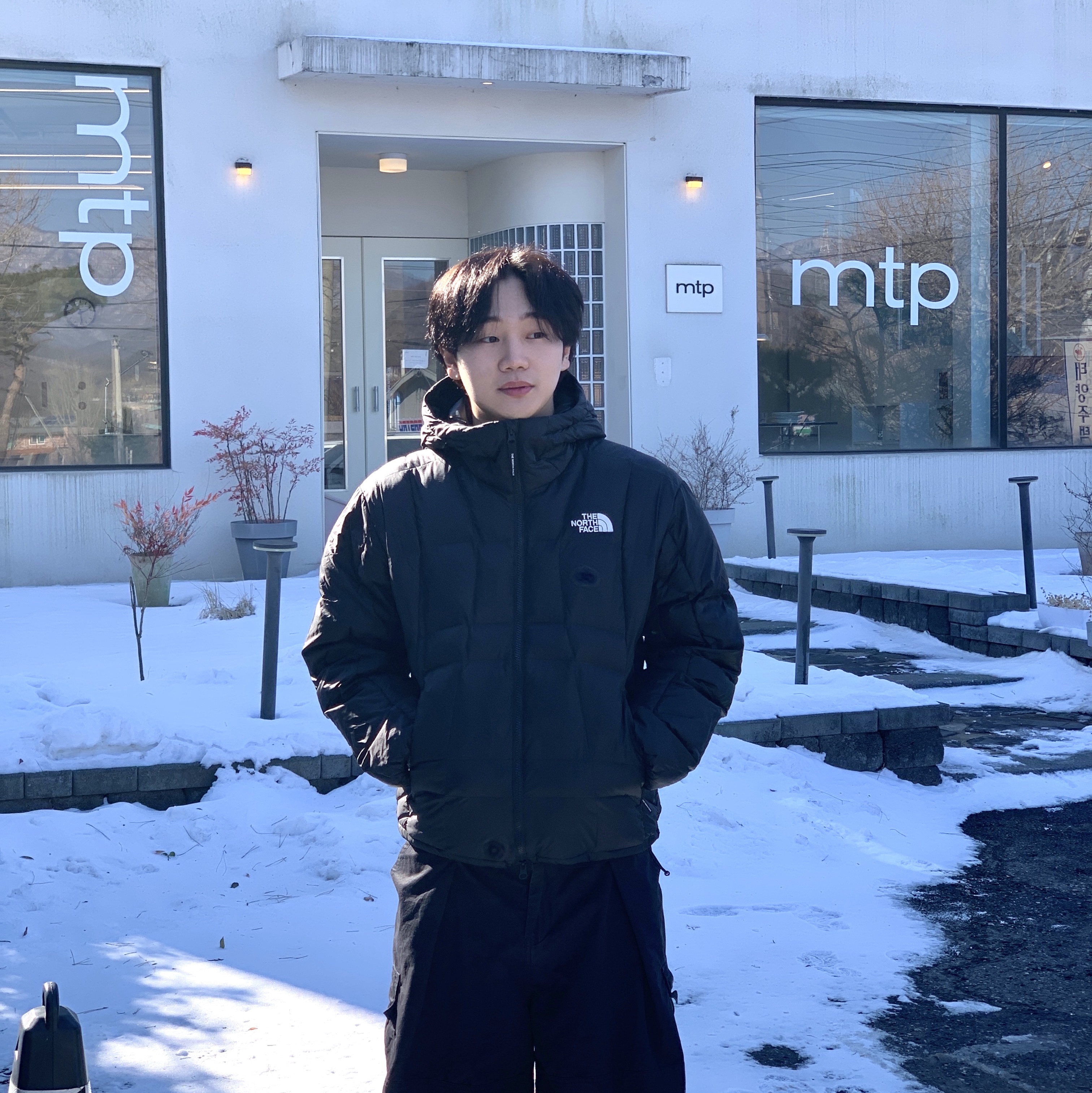 The North Face White Label Wave LT On Ball Jacket Black 착용 스타일 - 2