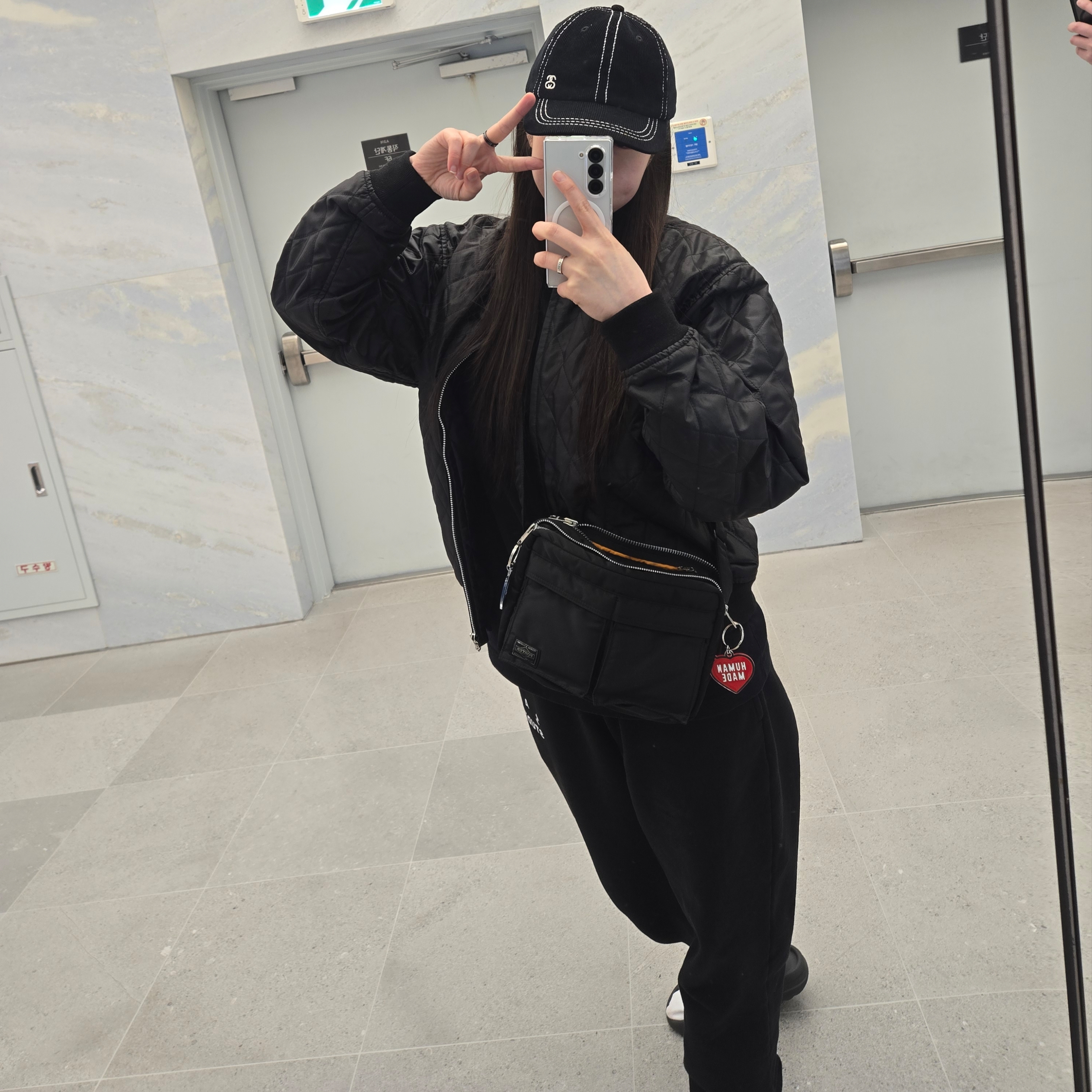 IAB Studio Sweatpants Black White - 23SS, Porter Tanker Shoulder Bag S Black 착용 스타일