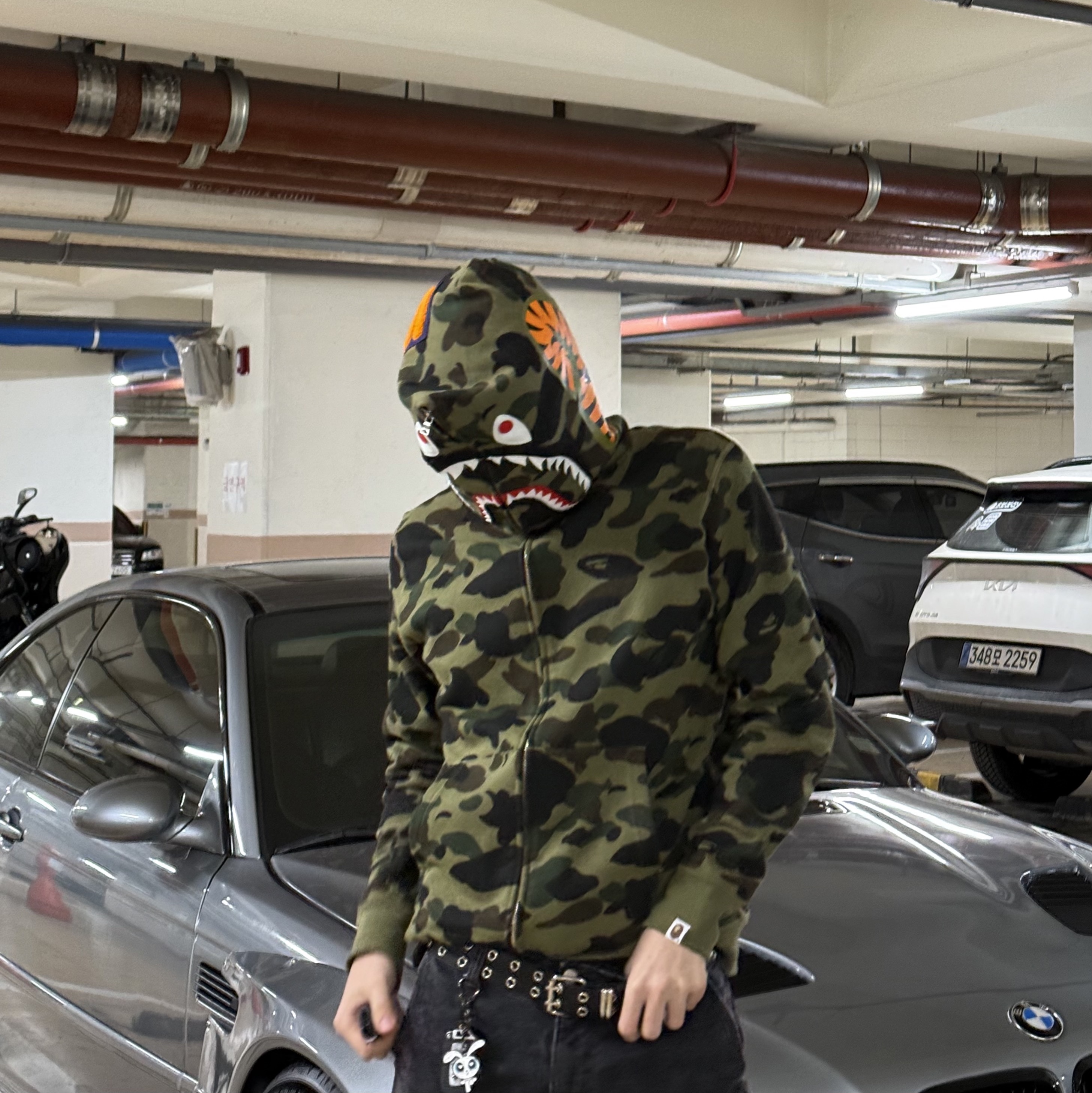 BAPE 1st Camo Shark Full Zip Hoodie Army Green, NewJeans x The Powerpuff Girls Metal Keyring Bunny 착용 스타일 - 1