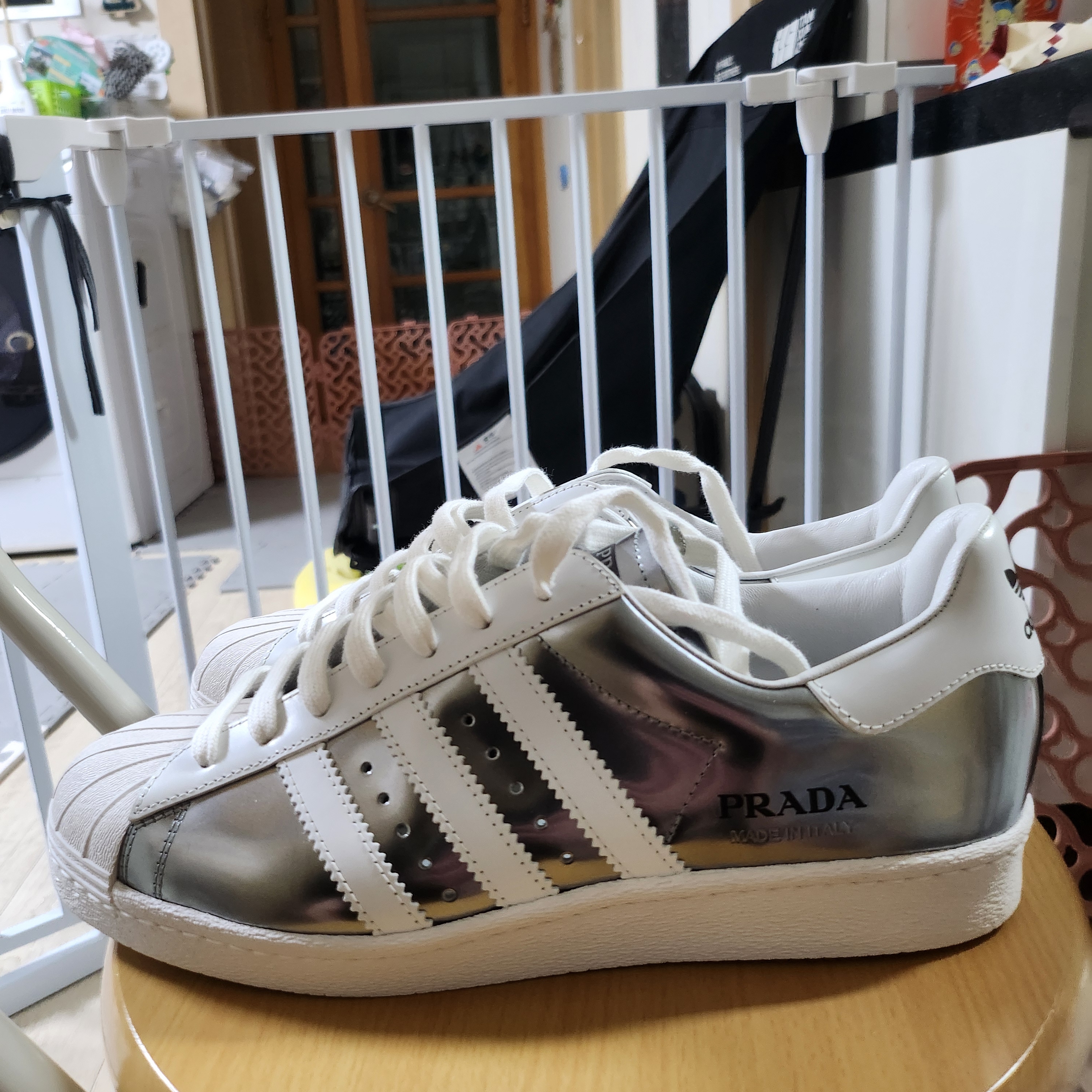 Adidas x Prada Superstar Metallic Silver 착용 스타일 - 1