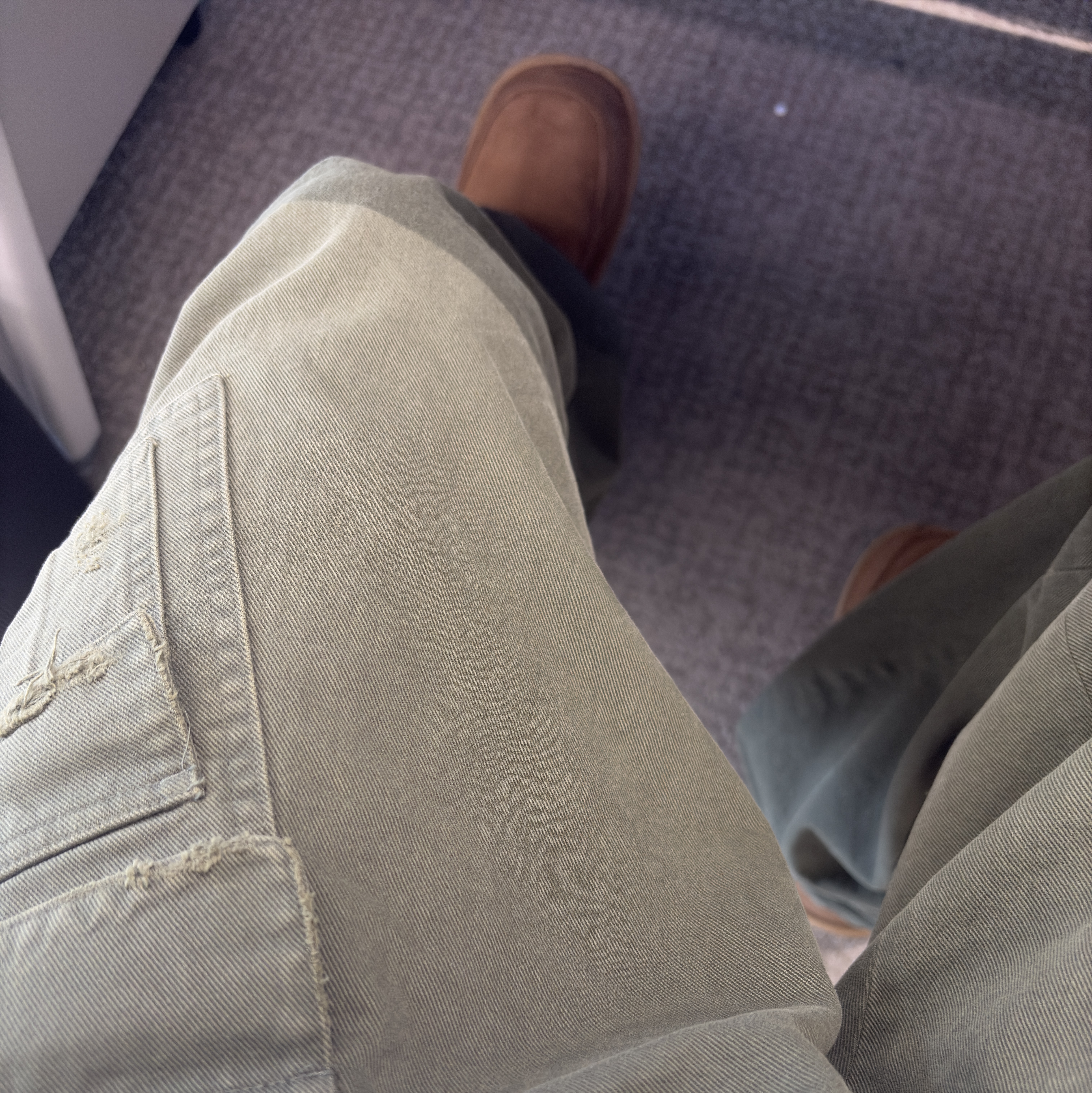 Nonnod Double Pocket Cargo Pants Vintage Khaki 착용 스타일