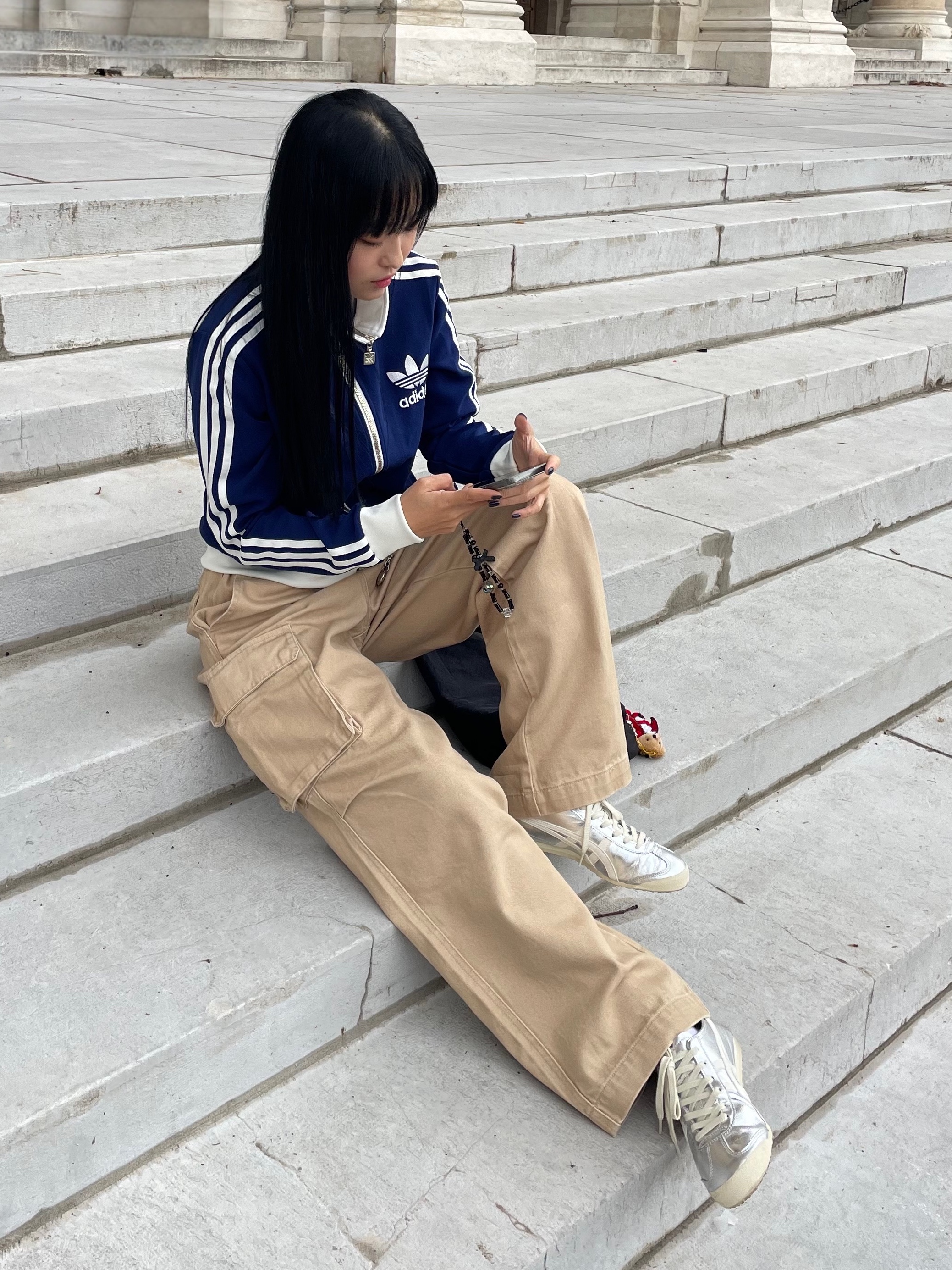 (W) Adidas Premium Originals Track Top Dark Blue Off White - KR Sizing, Onitsuka Tiger Mexico 66 Silver Off White 착용 스타일 - 3