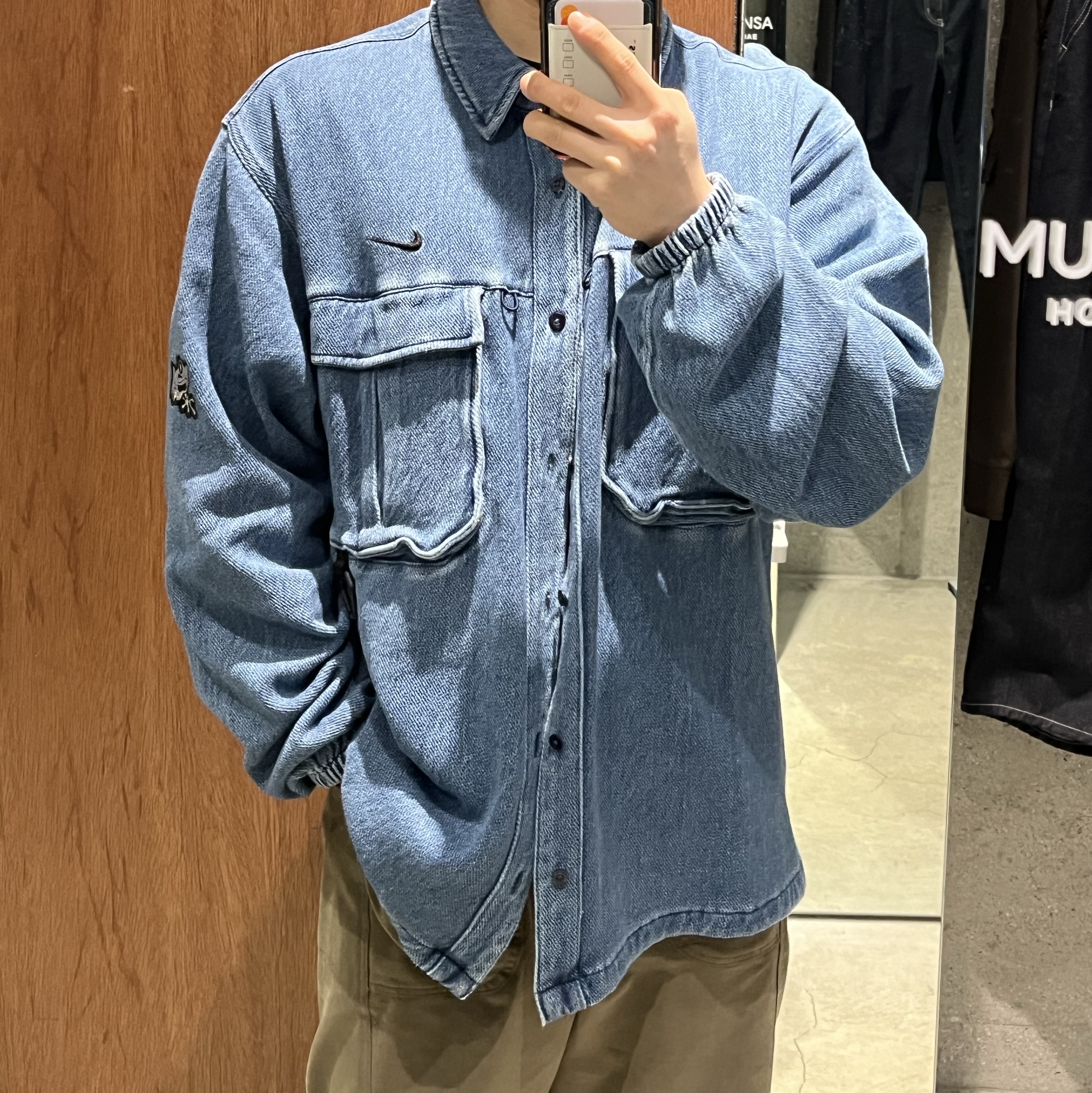 Nike x Drake Nocta Opal Lily Pad Denim Shirt French Blue (FZ3260-486) 착용 스타일 - 2